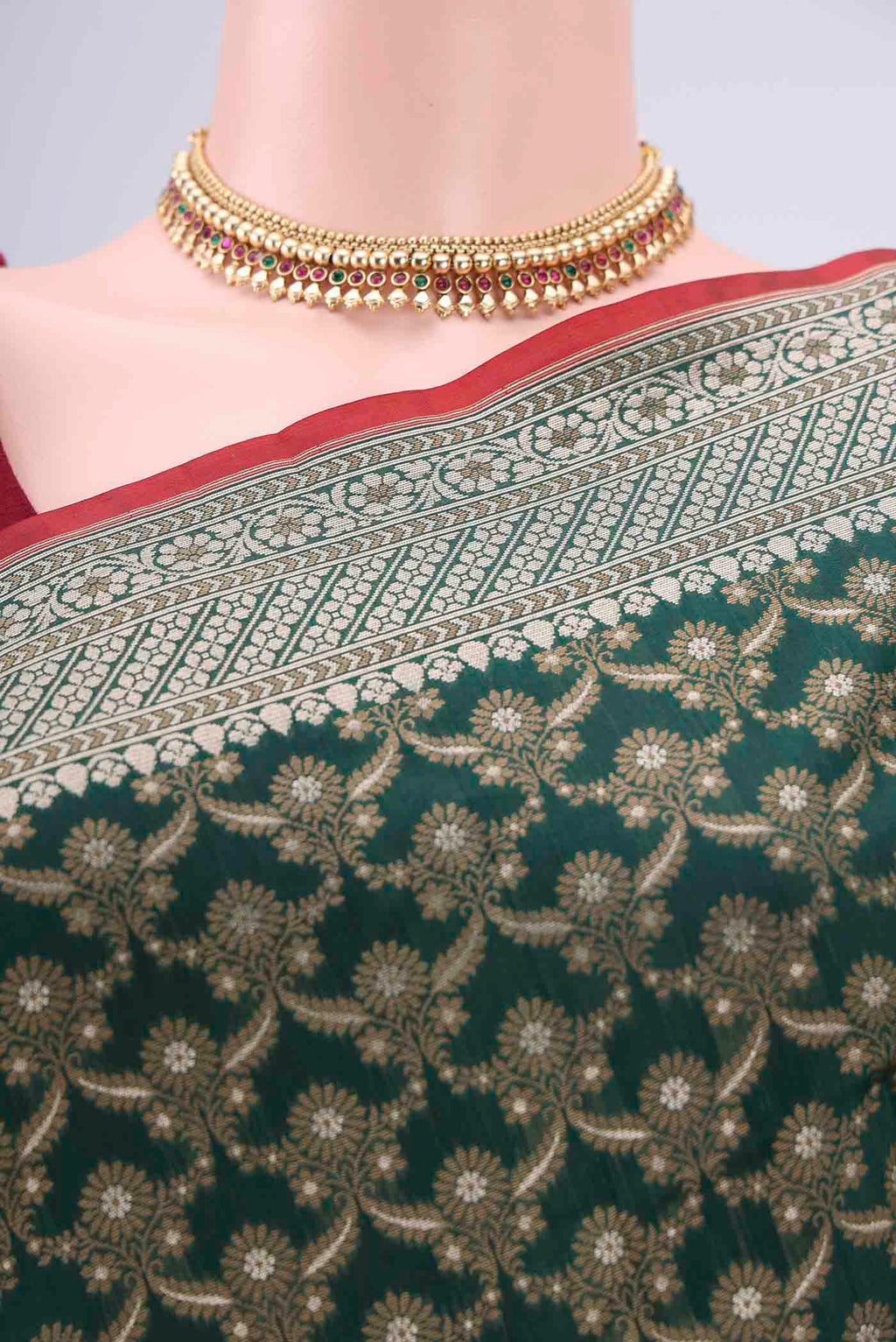 Border image of Bottle Green Banarasi Silk Saree with Jacquard With Zari Butta on the body and Zari Border. 