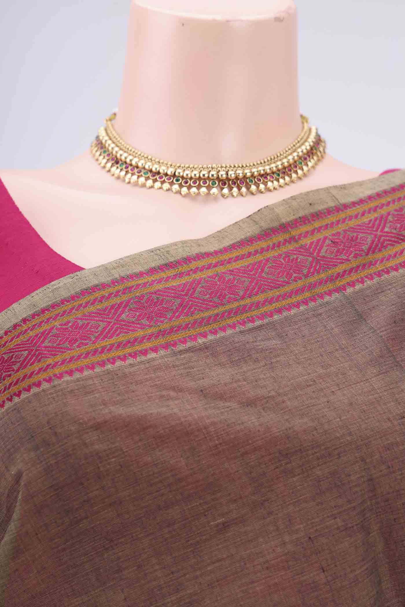 Border image of Davys Grey Kanchi Cotton Saree with Thread Butta on the body and Thread Border. 