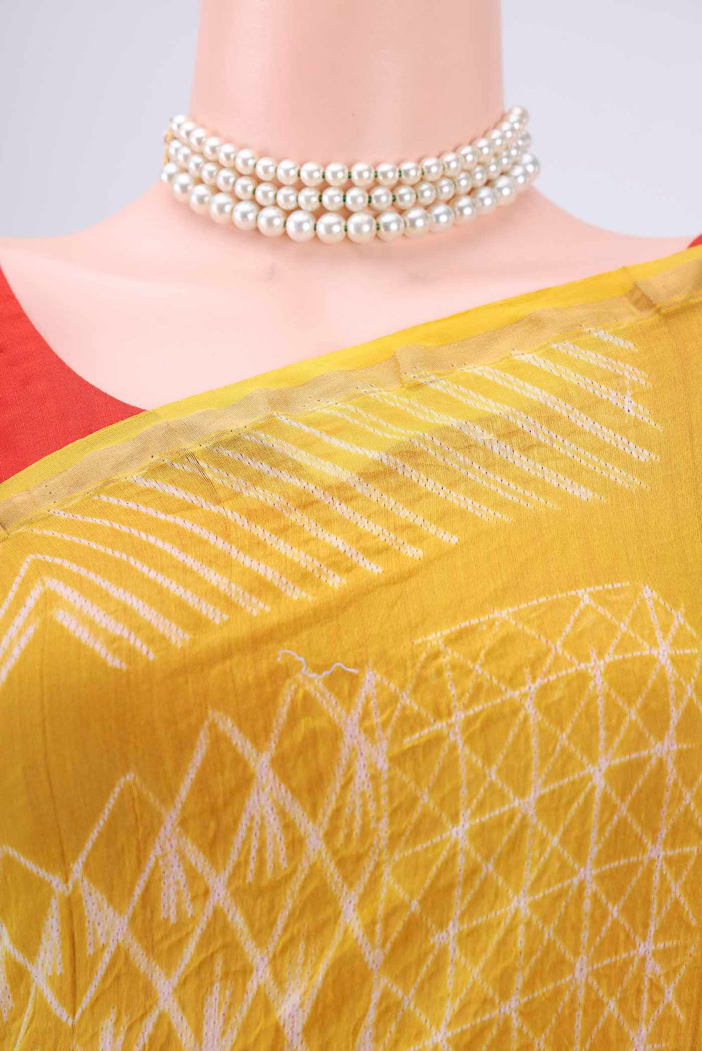 Border image of Lemon Yellow Dual Tone Chanderi Silk Saree with Half And Half on the body and Thin Zari Line. 