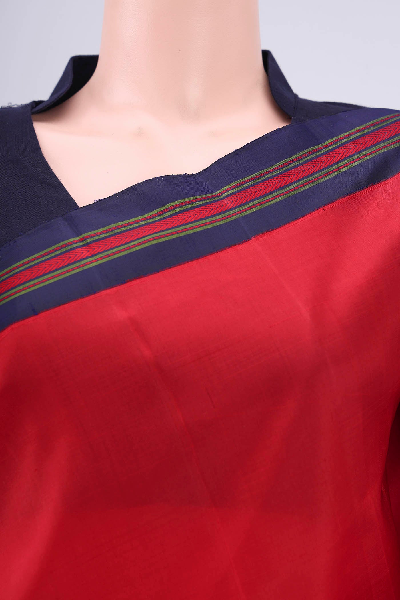 Border image of Red Dual Tone Kanjivaram Silk Saree with Plain Body and Thread Border. 