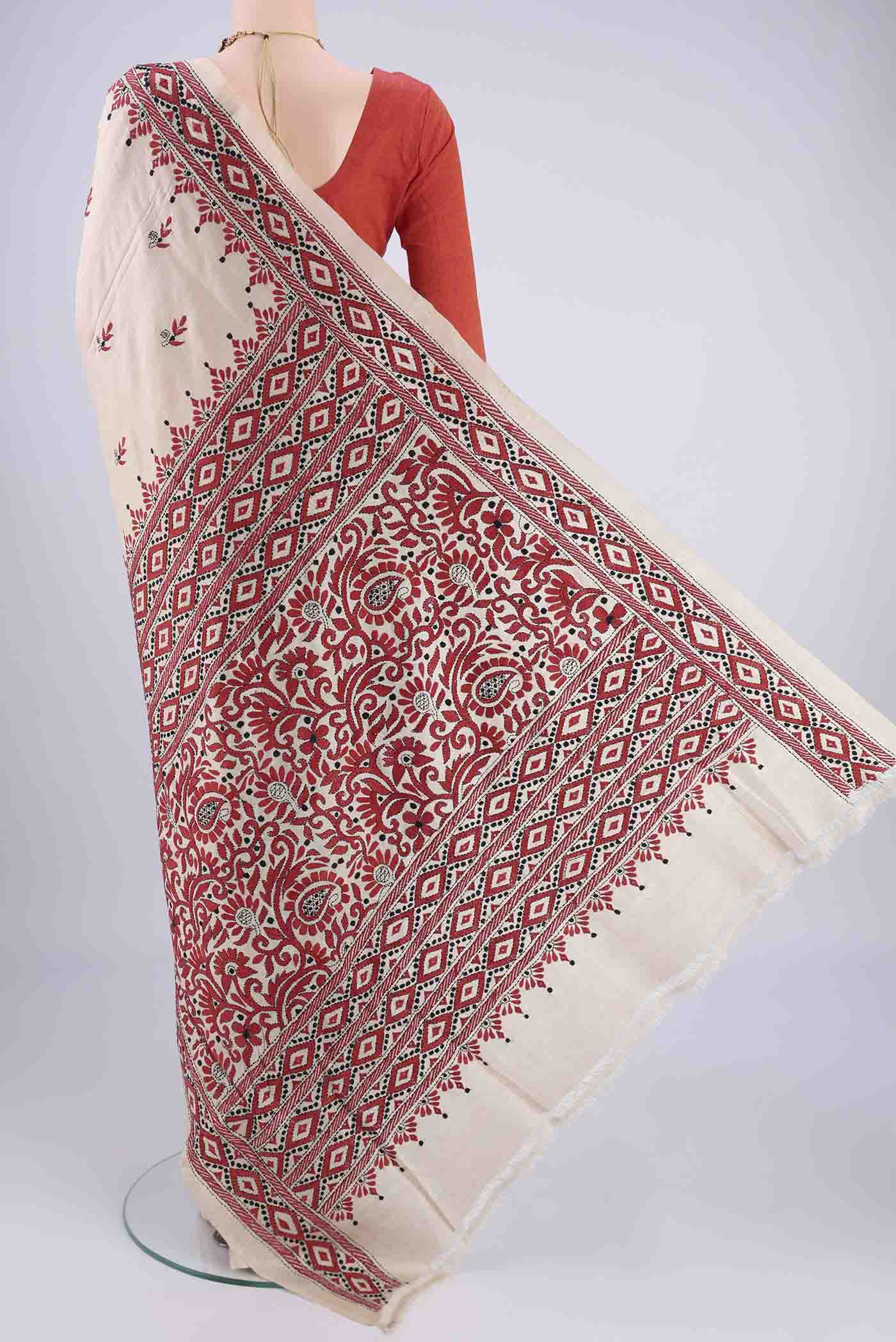 Flat view of Beige Kantha Silk Saree with Kantha Work on the body and Thread Border. 
