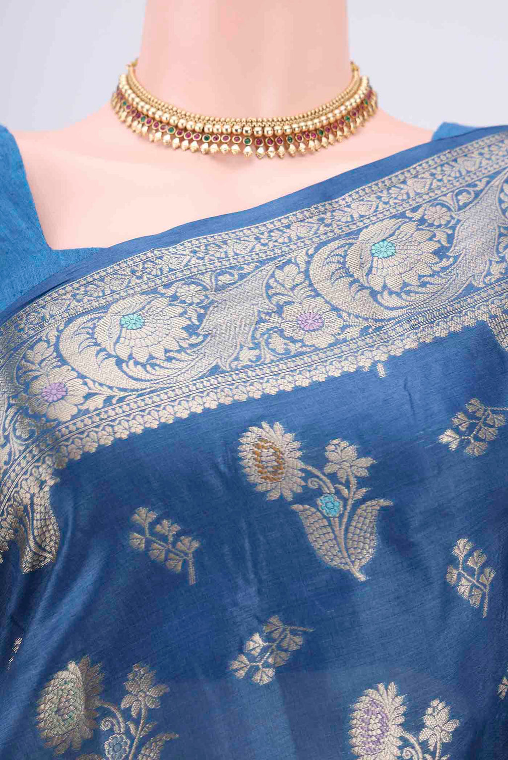 Border image of Blue Banarasi Tussar Silk Saree with Zari And Thread Butta on the body and Zari And Thread Border. 