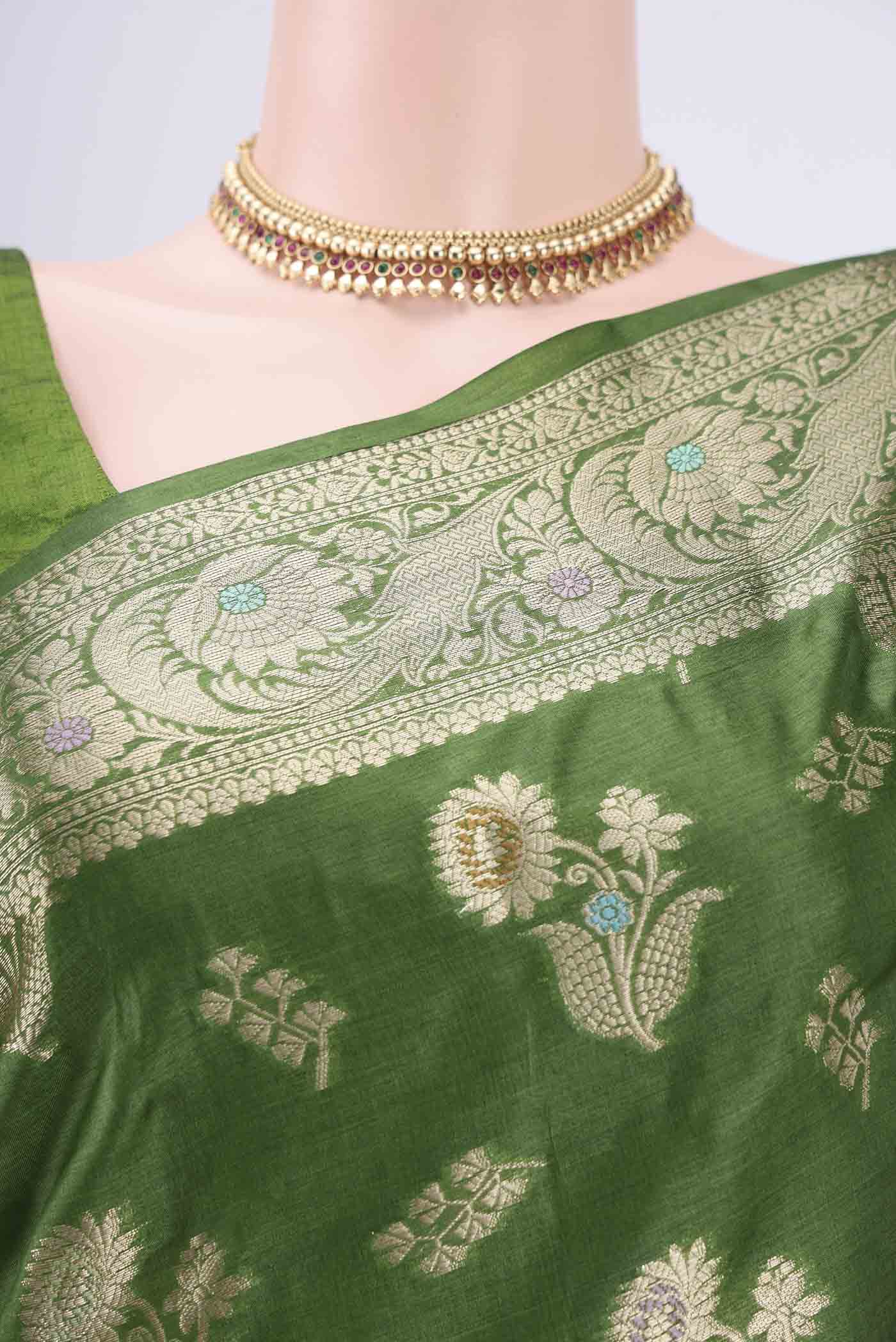Border image of Green Banarasi Tussar Silk Saree with Zari And Thread Butta on the body and Zari And Thread Border. 