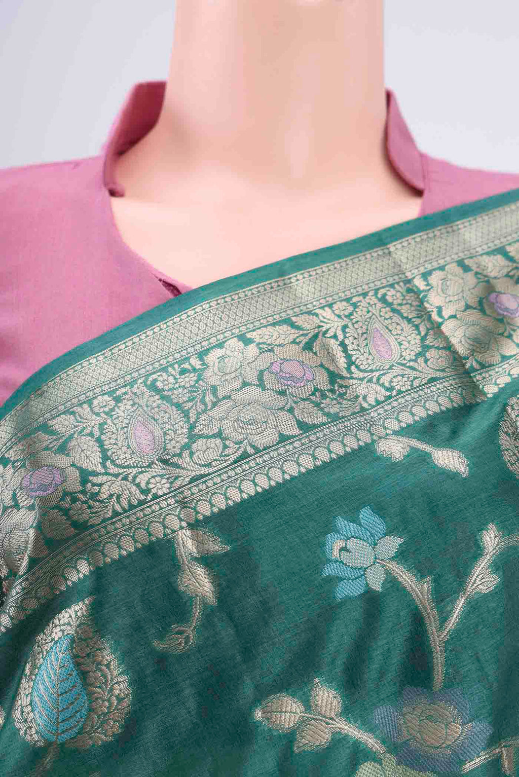 Border image of Sea Green Banarasi Tussar Silk Saree with Zari Brocade on the body and Zari And Thread Border. 
