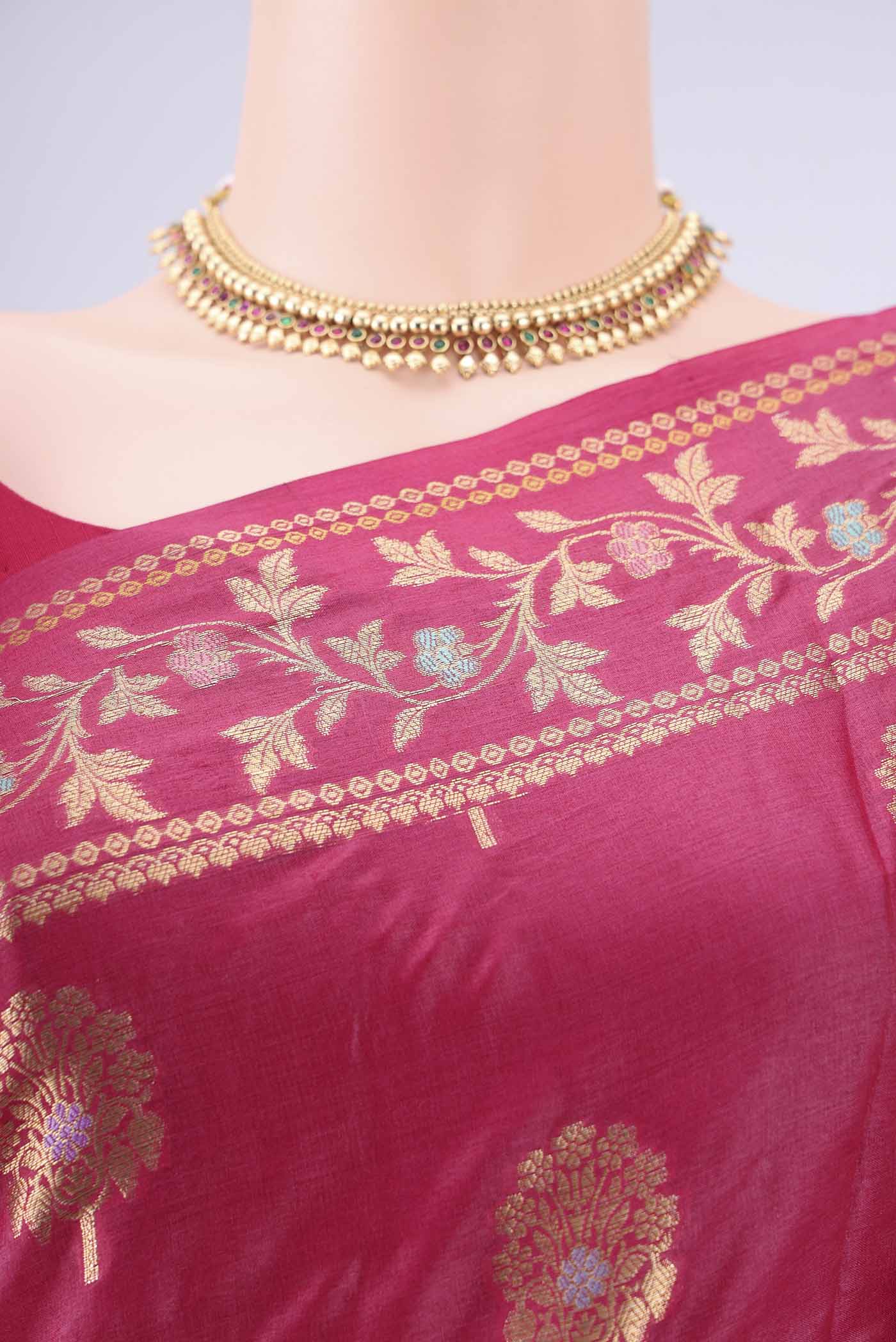 Border image of Rani Pink Banarasi Tussar Silk Saree with Zari And Thread Butta on the body and Zari And Thread Border. 