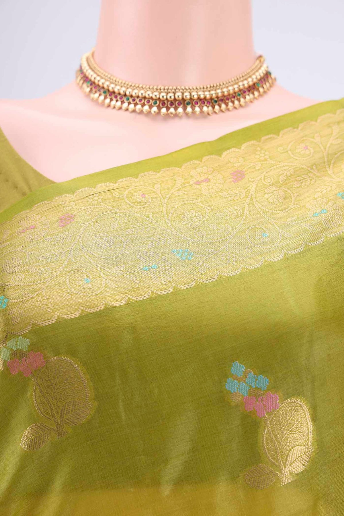Border image of Light Green Banarasi Tussar Silk Saree with Zari And Thread Butta on the body and Zari And Thread Border. 