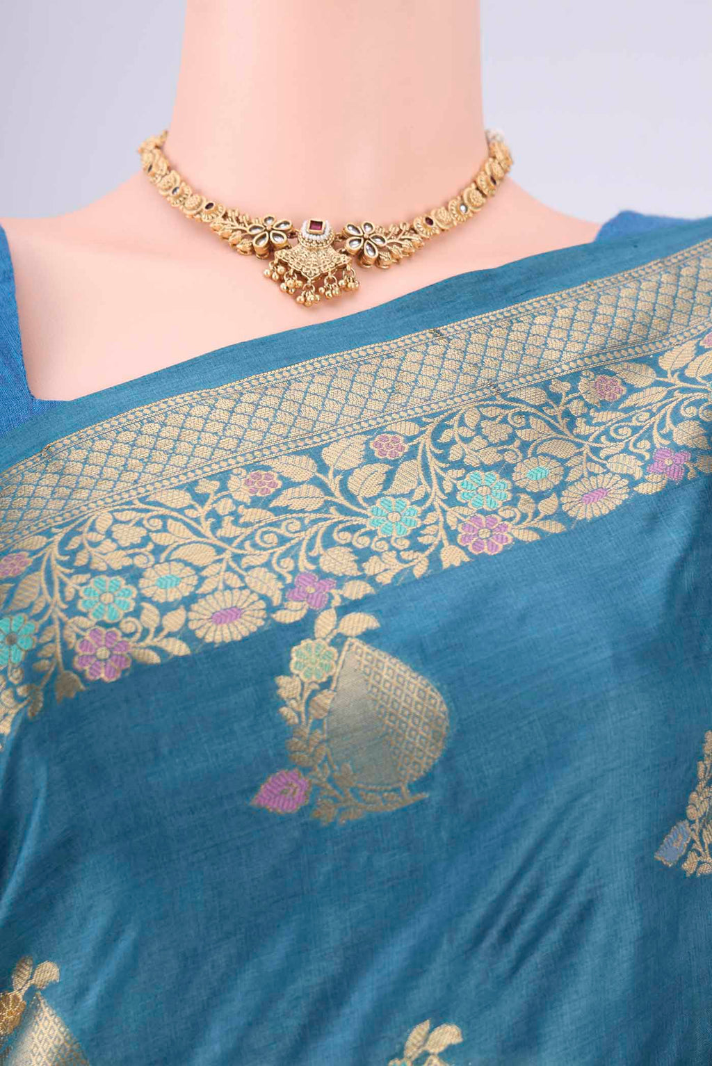 Border image of Blue Banarasi Tussar Silk Saree with Zari And Thread Butta on the body and Zari And Thread Border. 
