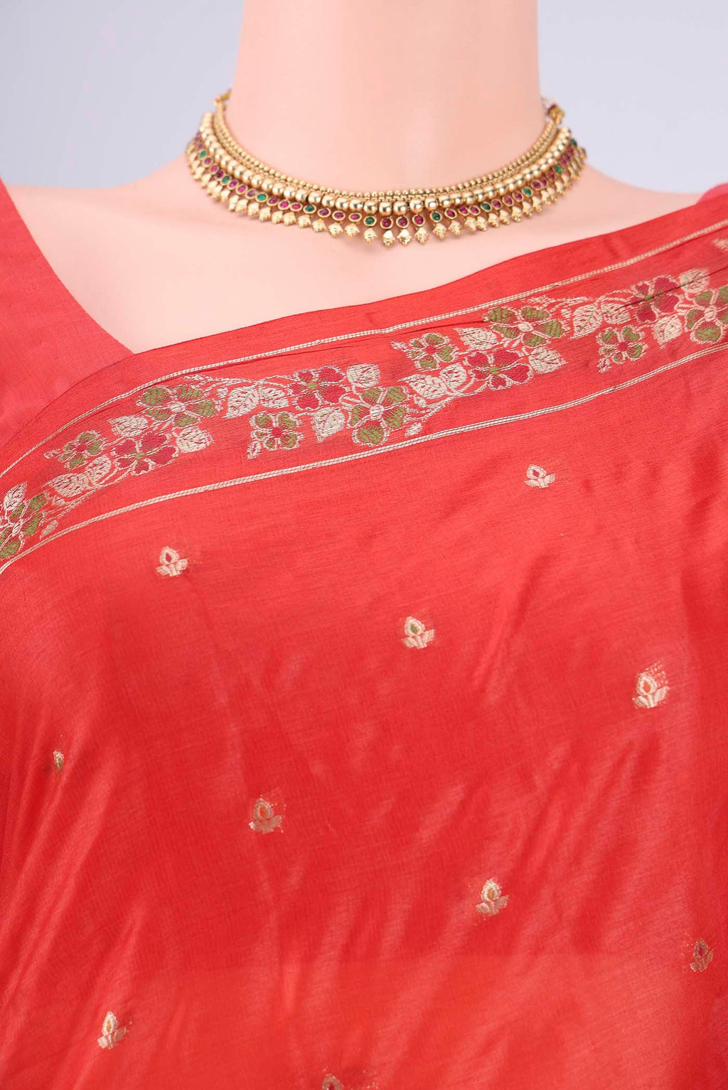 Border image of Imperial Pink Banarasi Tussar Silk Saree with Zari And Thread Butta on the body and Zari And Thread Border. 