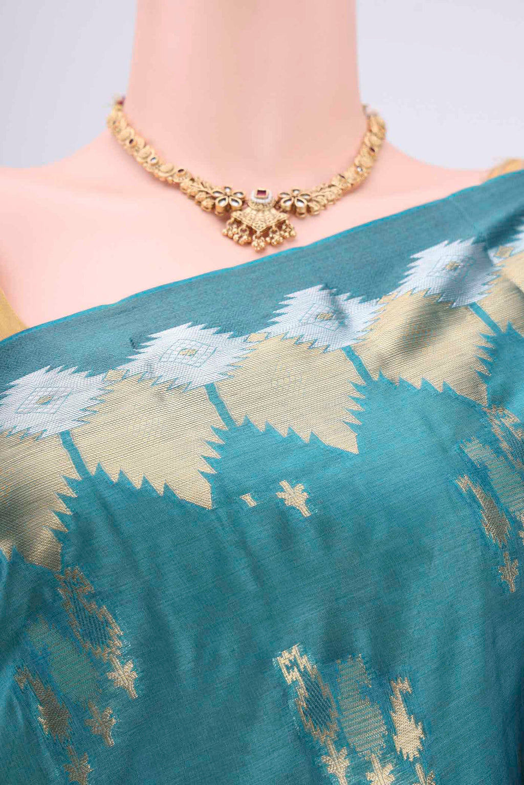 Border image of Blue Banarasi Tussar Silk Saree with Zari Butta on the body and Zari Border. 