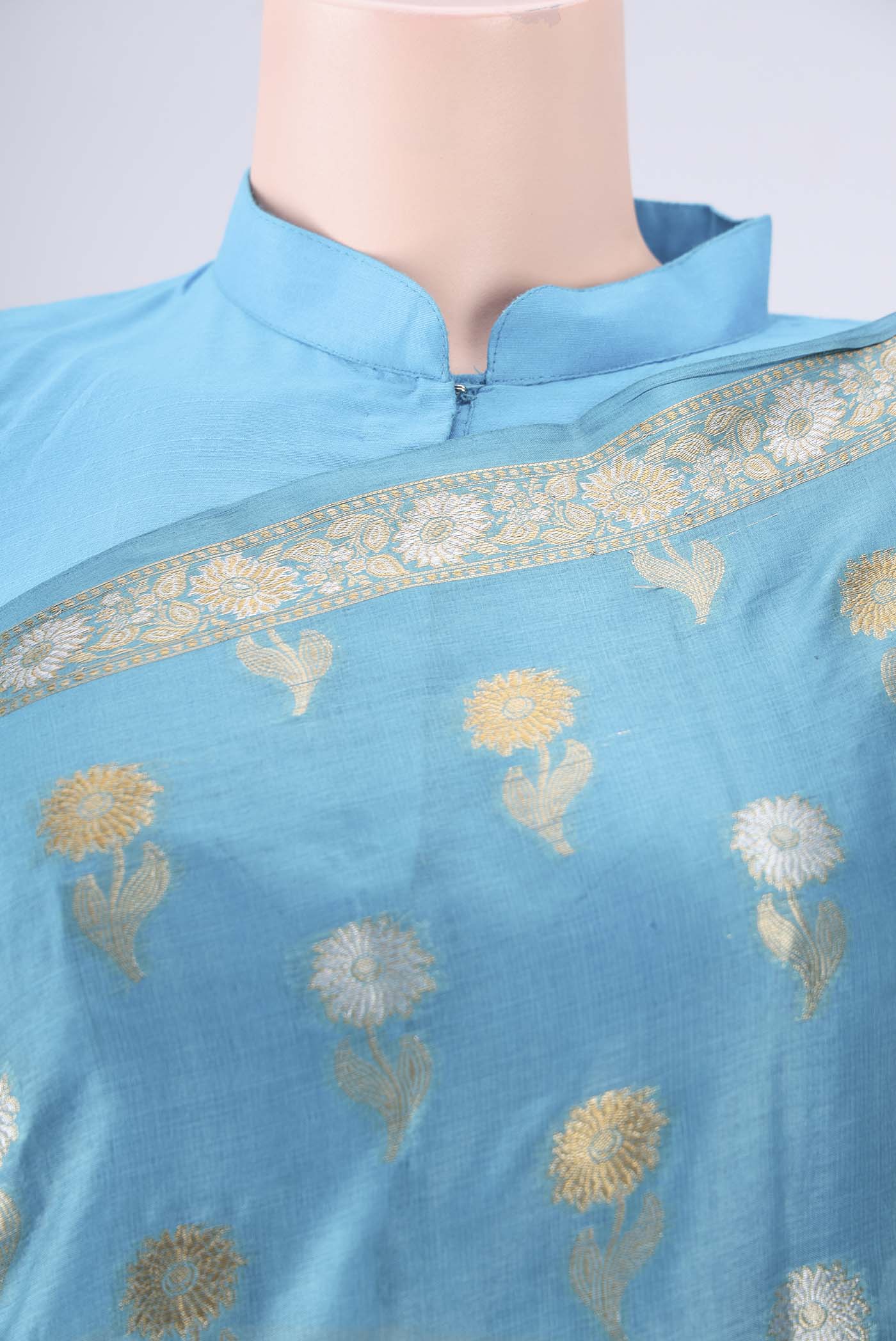 Border image of Blue Banarasi Tussar Silk Saree with Zari Butta on the body and Zari Border. 