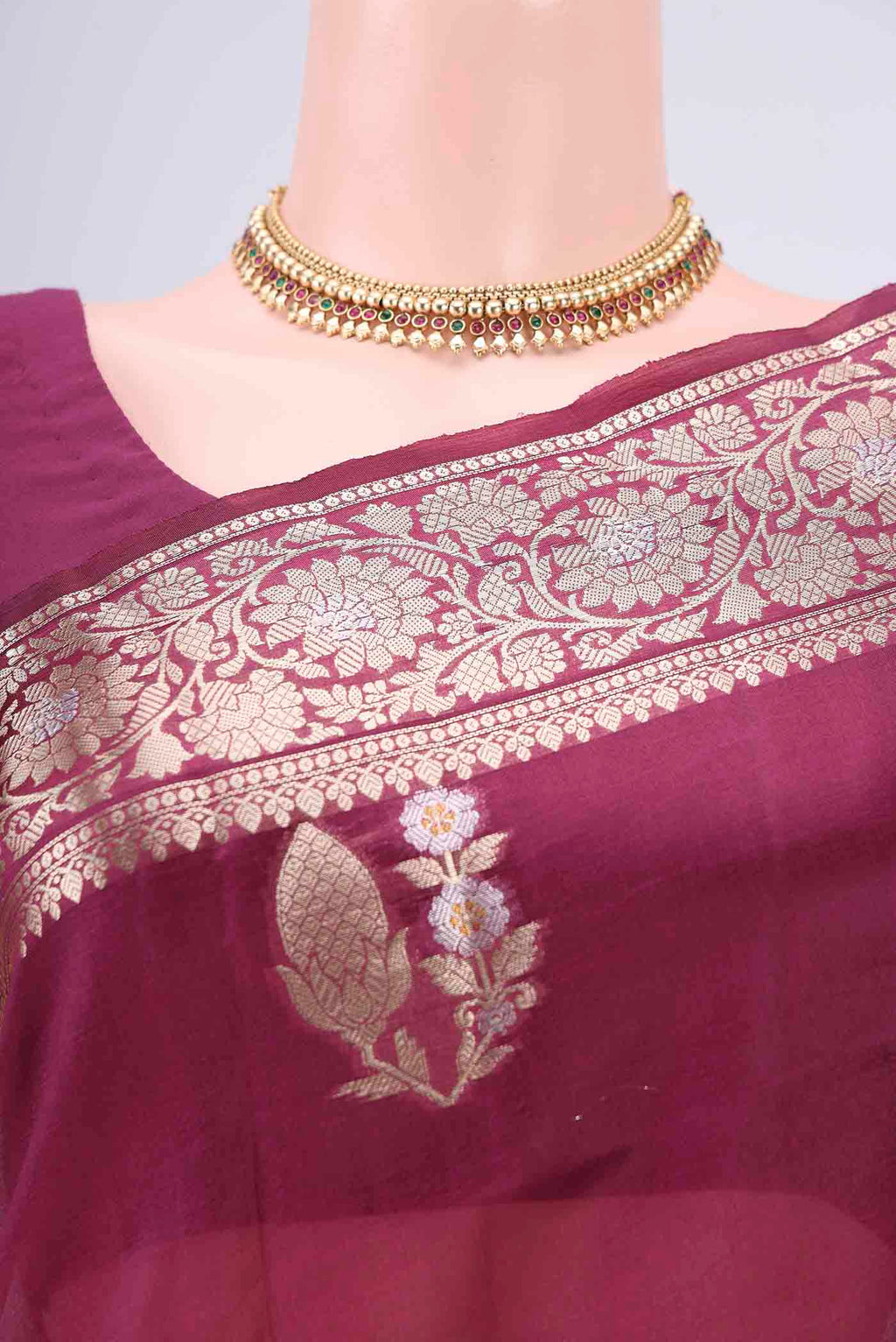 Border image of Magenta Banarasi Raw Silk Saree with Zari Butta on the body and Zari Border. 