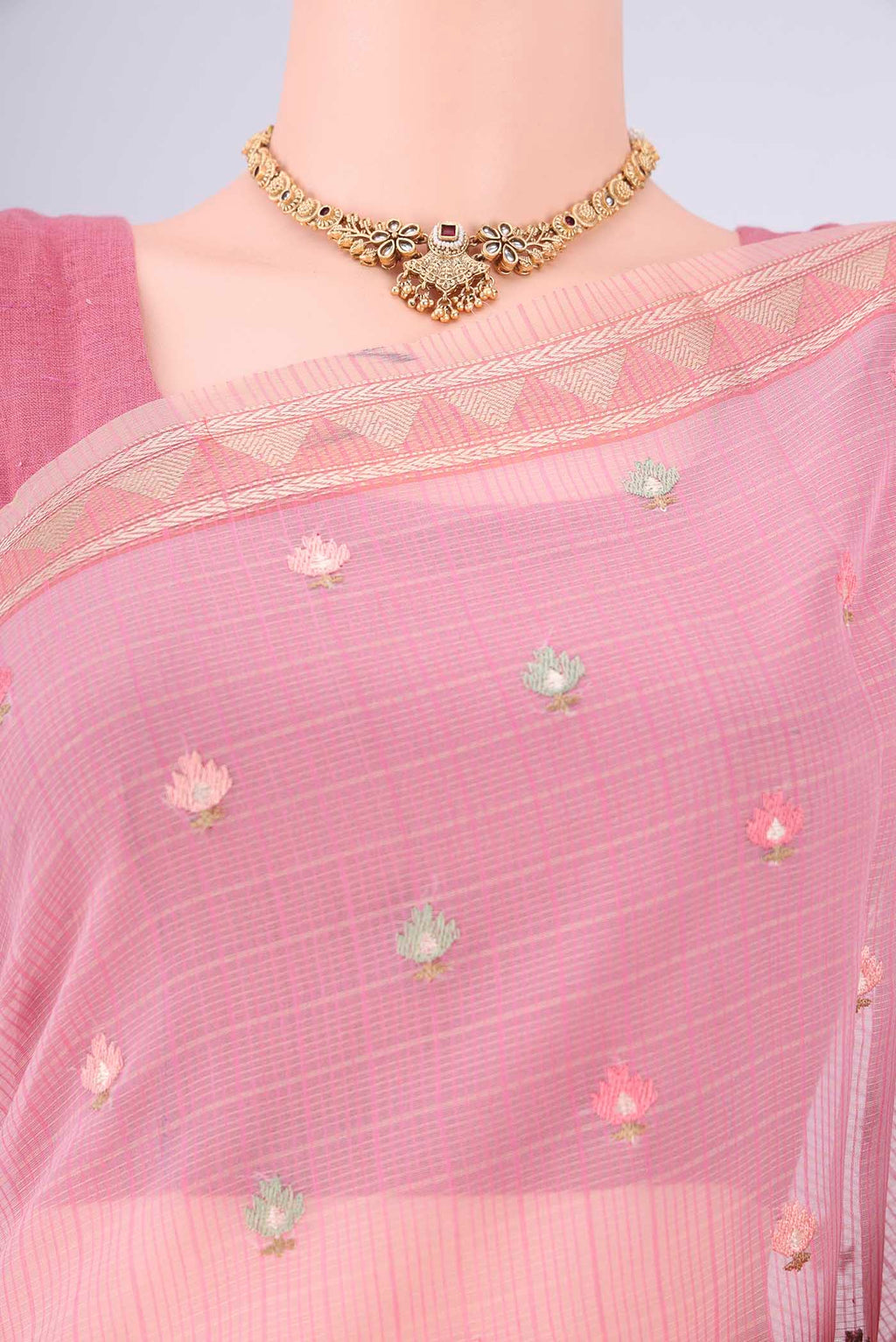 Border image of Rose pink Blended Kota Cotton Saree with Embroidery on the body and Thread Border. 