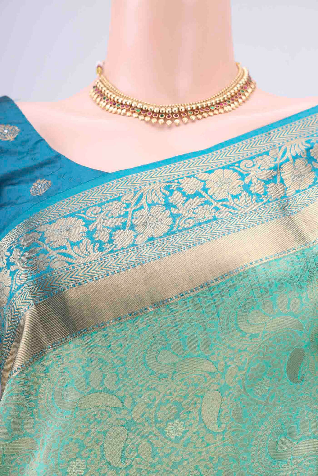 Border image of Orange with Pink Dual Tone Soft Silk Saree with Zari Brocade on the body and Zari Border. 