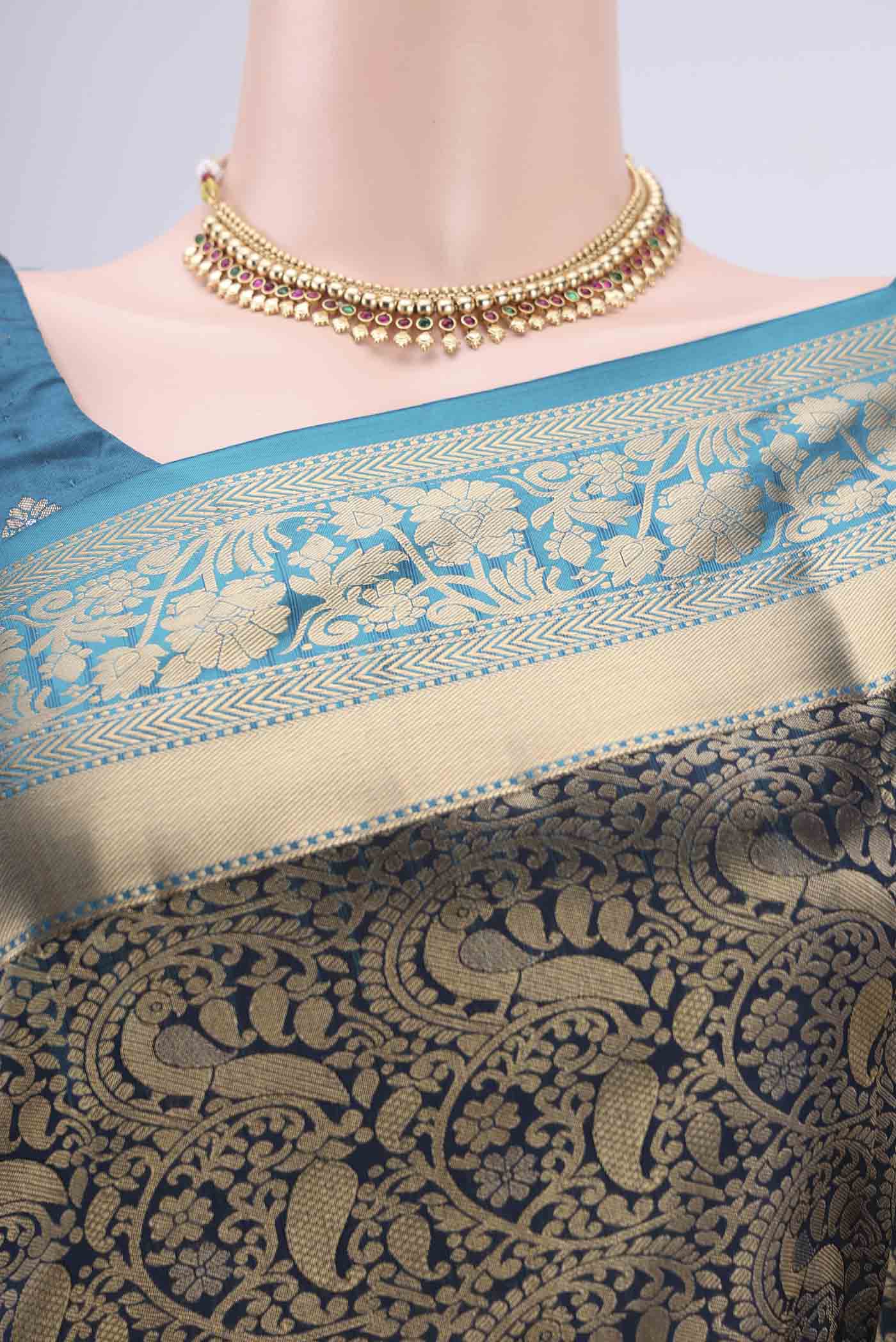 Border image of Orange with Pink Dual Tone Soft Silk Saree with Zari Brocade on the body and Zari Border. 