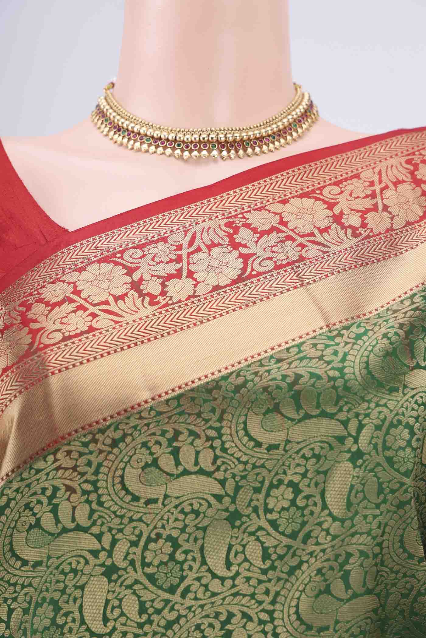 Border image of Orange with Pink Dual Tone Soft Silk Saree with Zari Brocade on the body and Zari Border. 