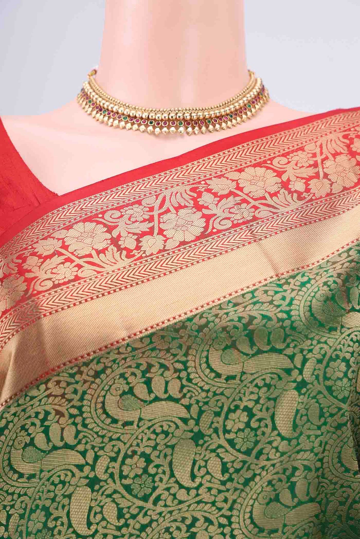 Border image of Orange with Pink Dual Tone Soft Silk Saree with Zari Brocade on the body and Zari Border. 
