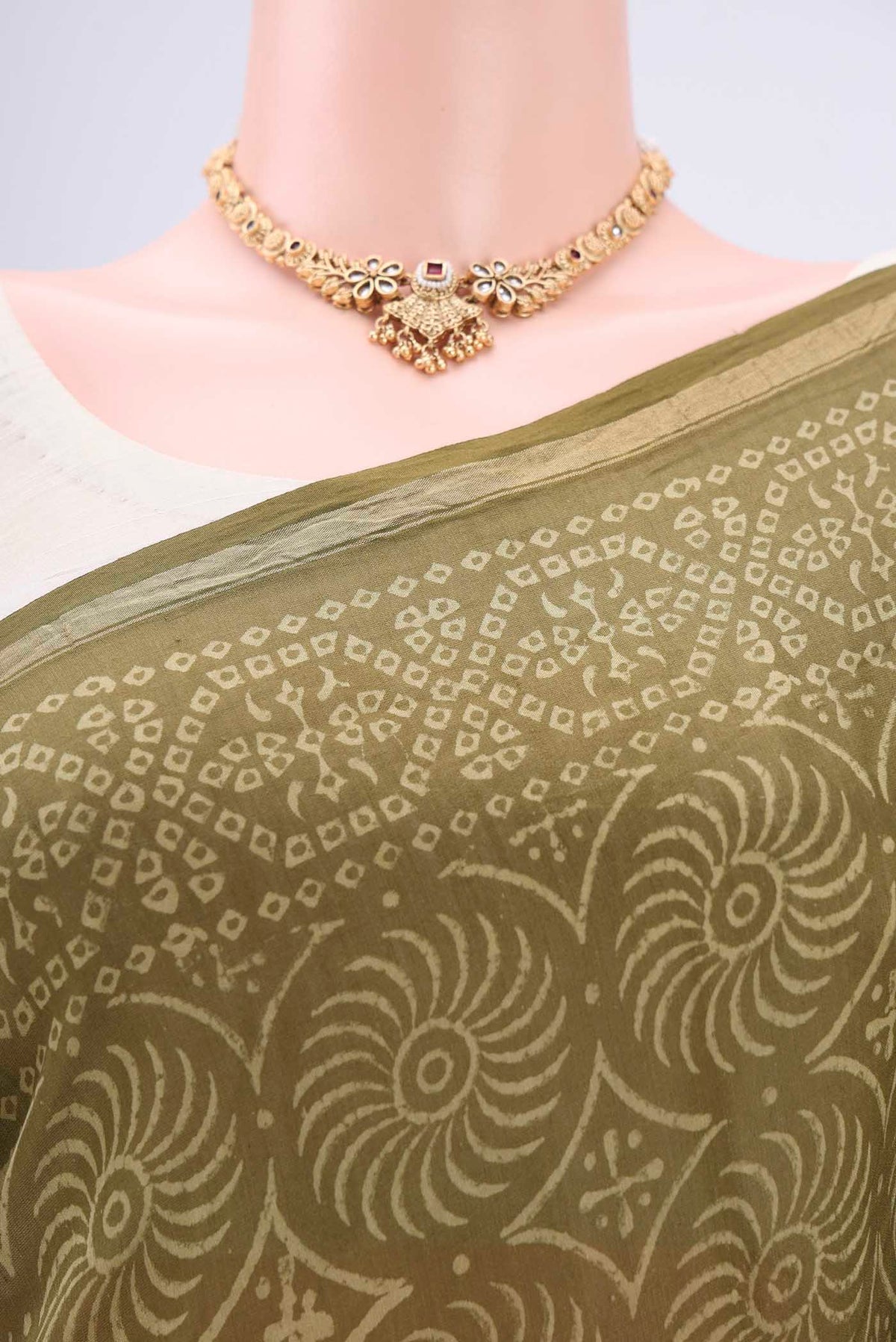 Border image of Olive Green Chanderi Silk Saree with Printed design on the body and Zari Border. 