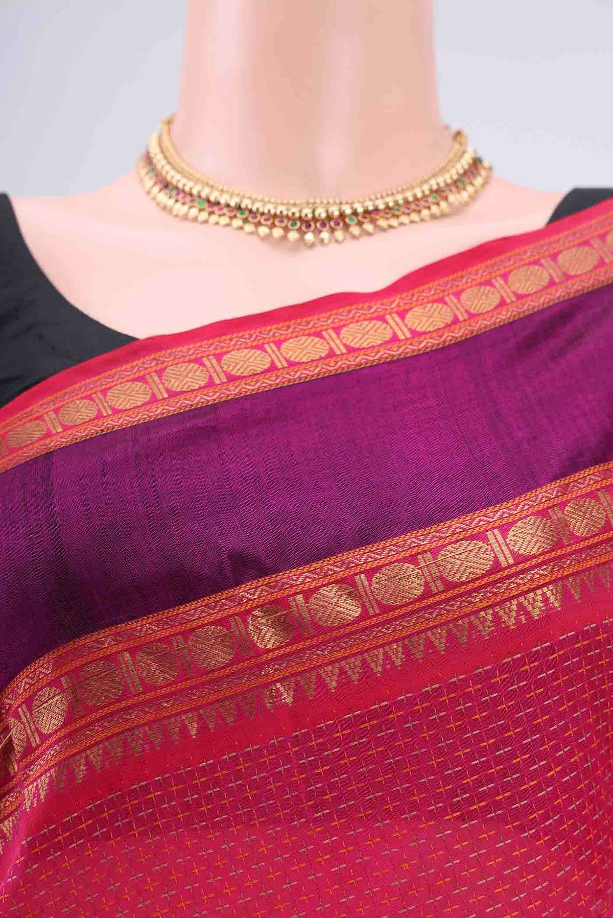 Border image of Rani Pink Coimbatore Silk Cotton Saree with Jacquard design on the body and Zari Border. 