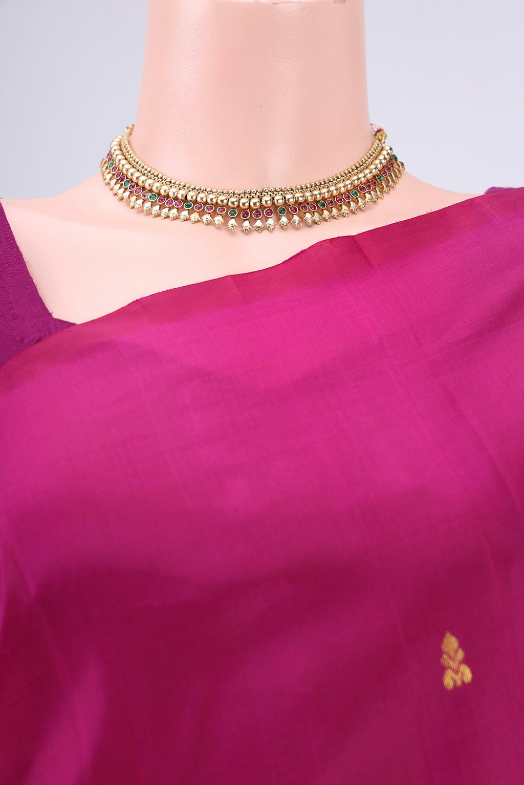 Border image of Magenta Kanjivaram Silk Saree with Plain Body and One Side Border. 