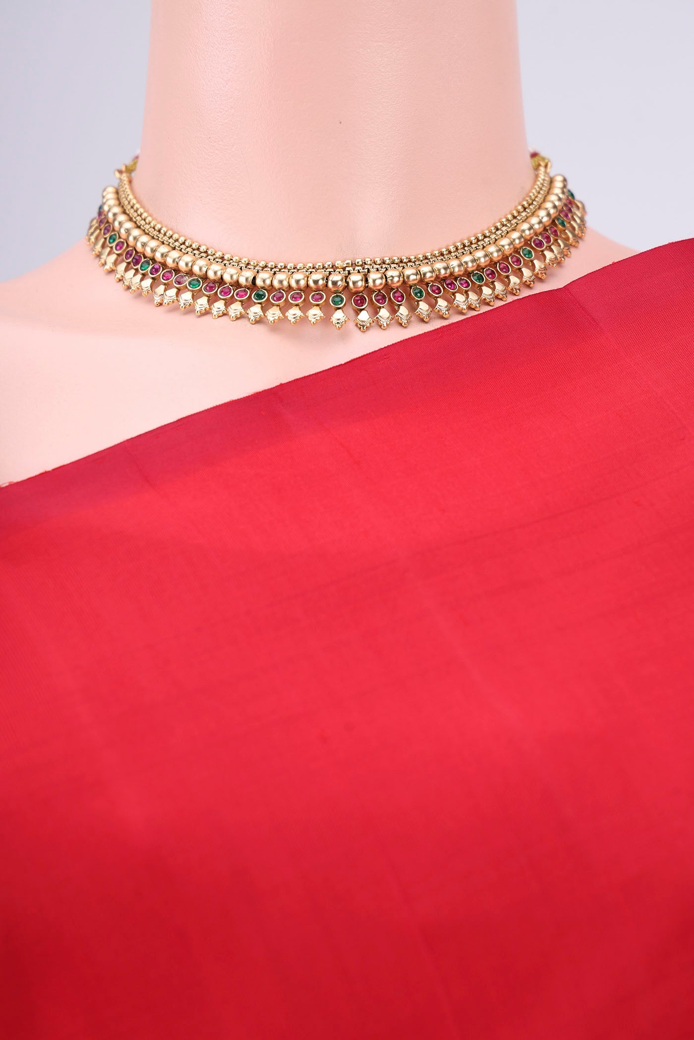 Border image of Red Kanjivaram Silk Saree with Zari Butta on the body and One Side Border. 