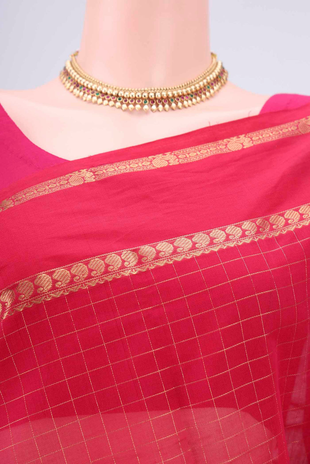 Border image of Dark Pink Kanchi Cotton Saree with Checked design on the body and Zari Border. 