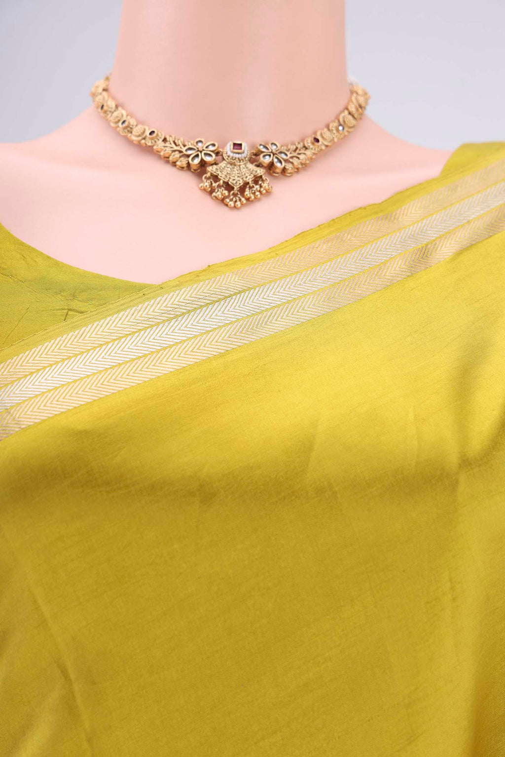 Border image of Light Green Banarasi Katan Silk Saree with Zari Butta on the body and Zari Border. 