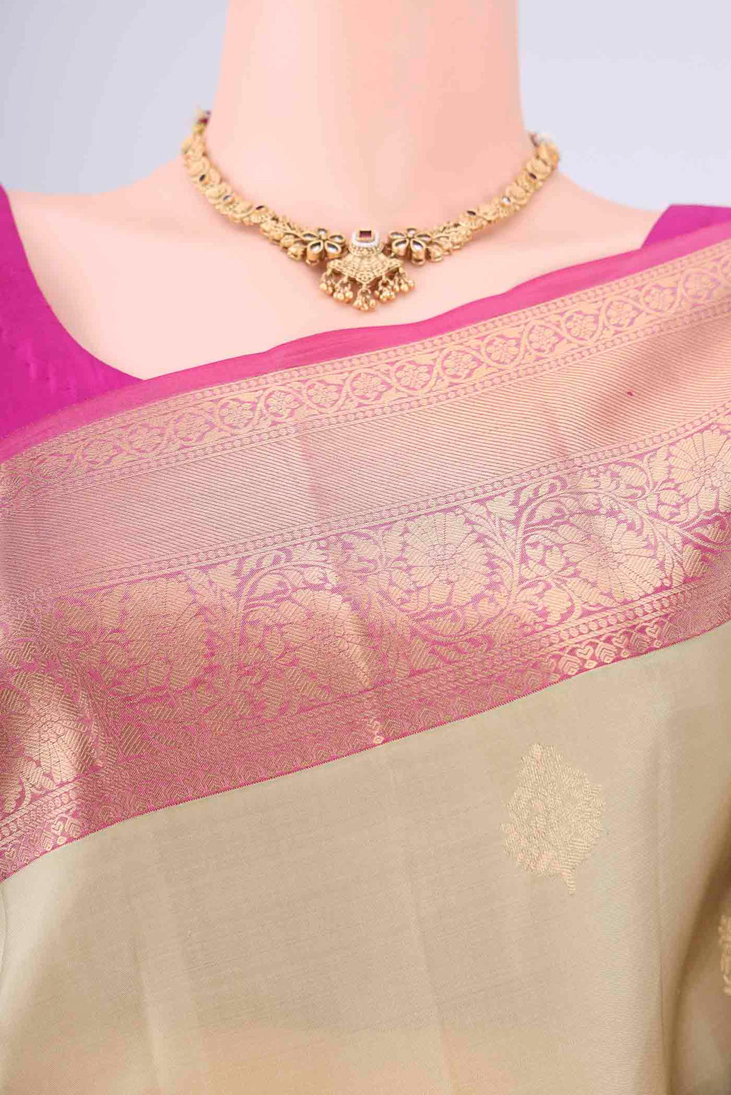 Border image of Sage Green Dual Tone Soft Silk Saree with Zari Brocade on the body and Zari Border. 