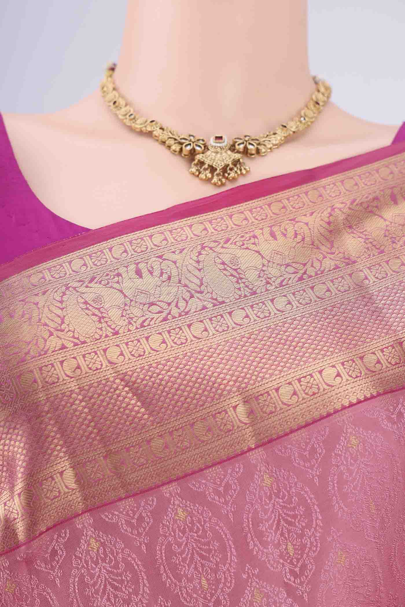 Border image of Rose pink Dual Tone Soft Silk Saree with Jacquard With Zari Butta on the body and Zari Border. 