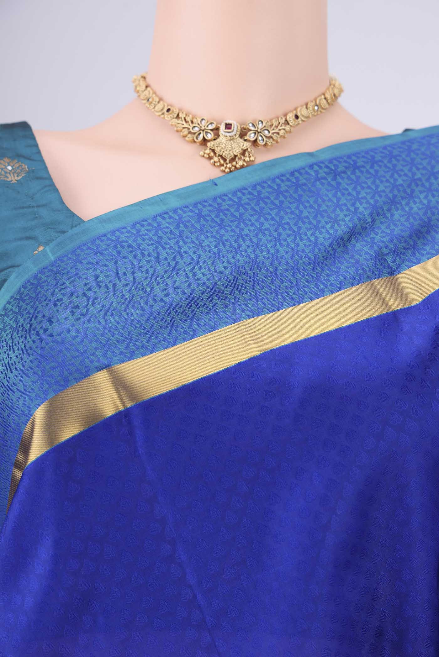 Border image of Royal Blue Nangavalli Silk [ Salem ] Saree with Jacquard design on the body and Plain Border. 