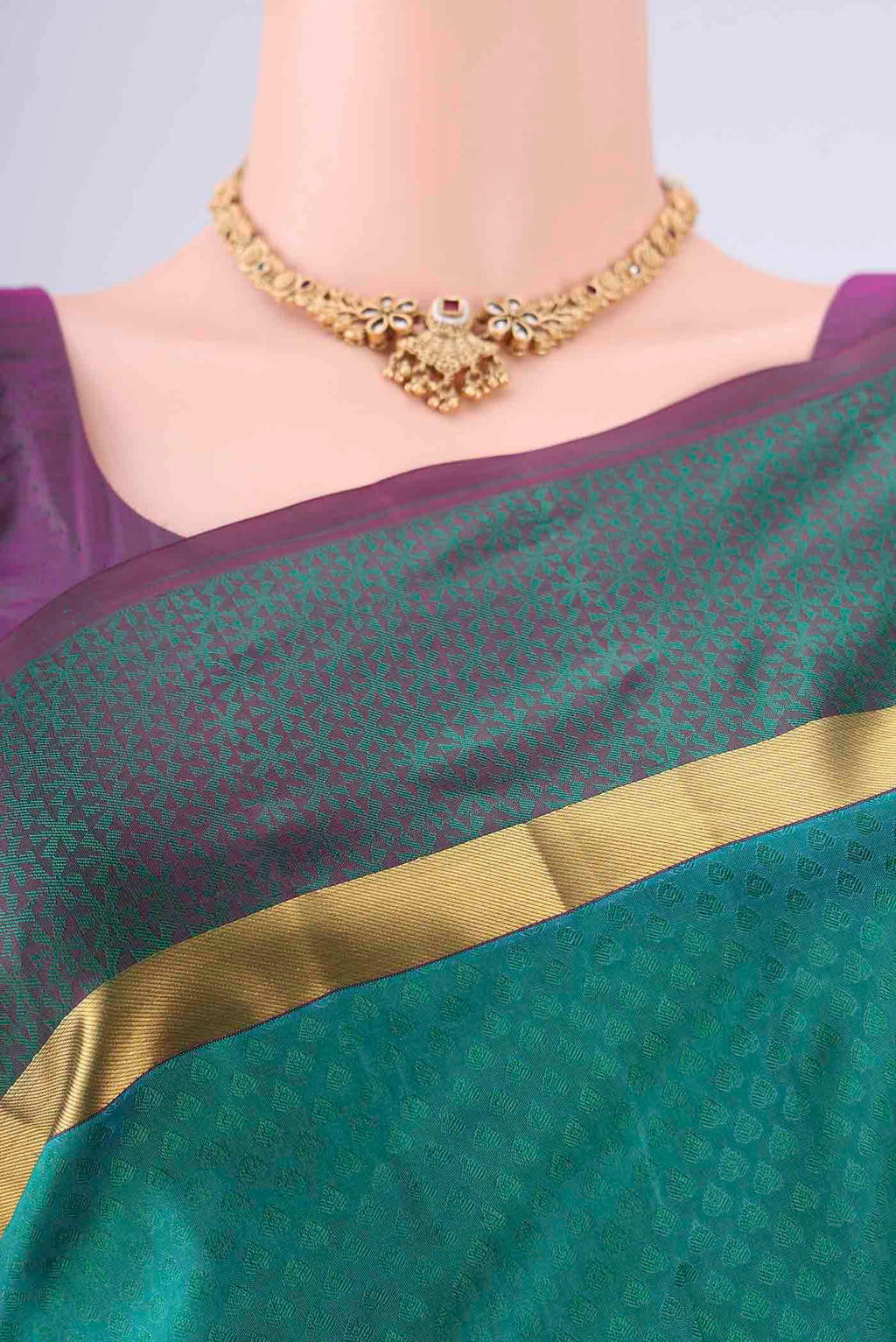 Border image of Sea Green Nangavalli Silk [ Salem ] Saree with Jacquard design on the body and Plain Border. 