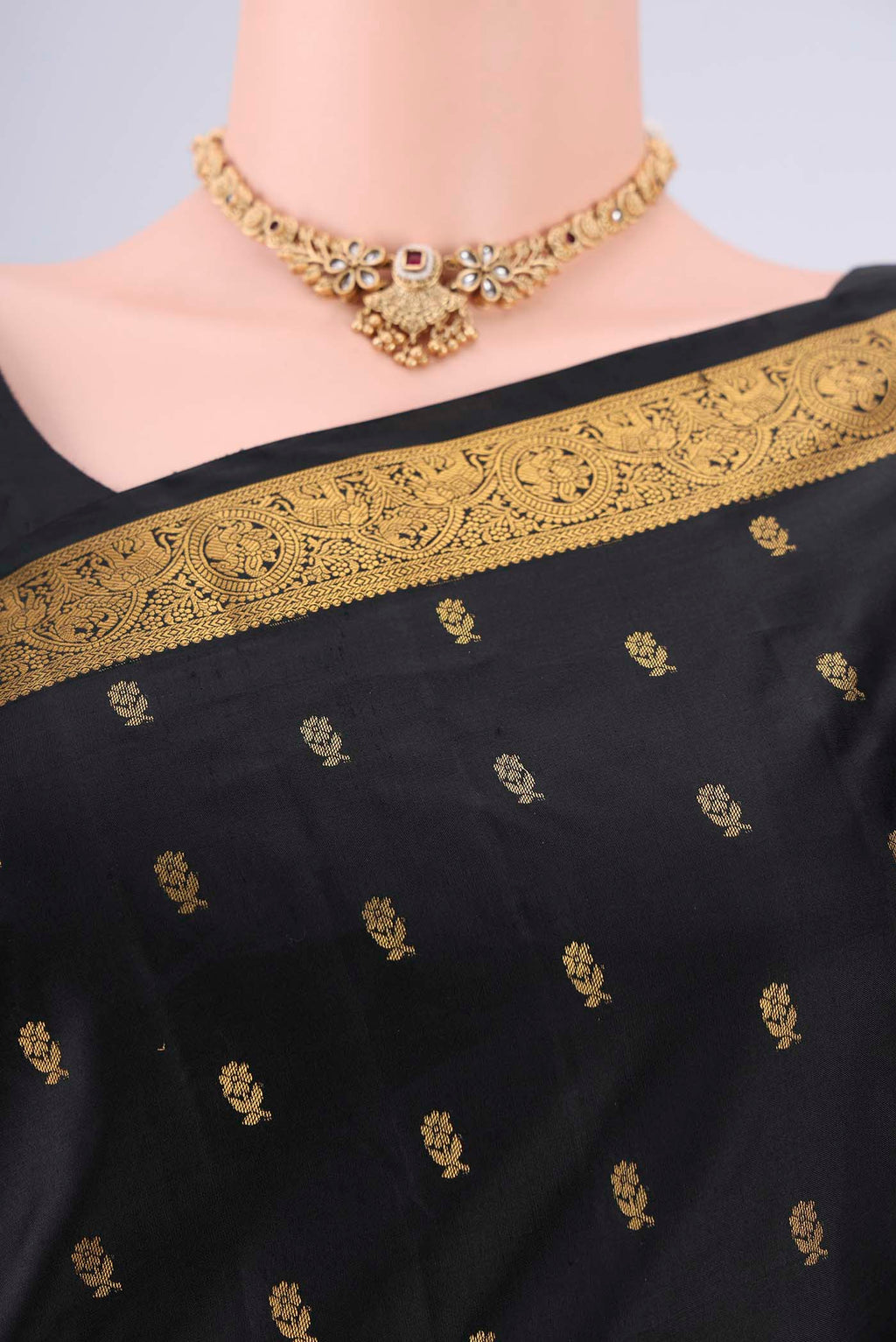 Border image of Black Nangavalli Silk [ Salem ] Saree with Zari Butta on the body and Zari Border. 