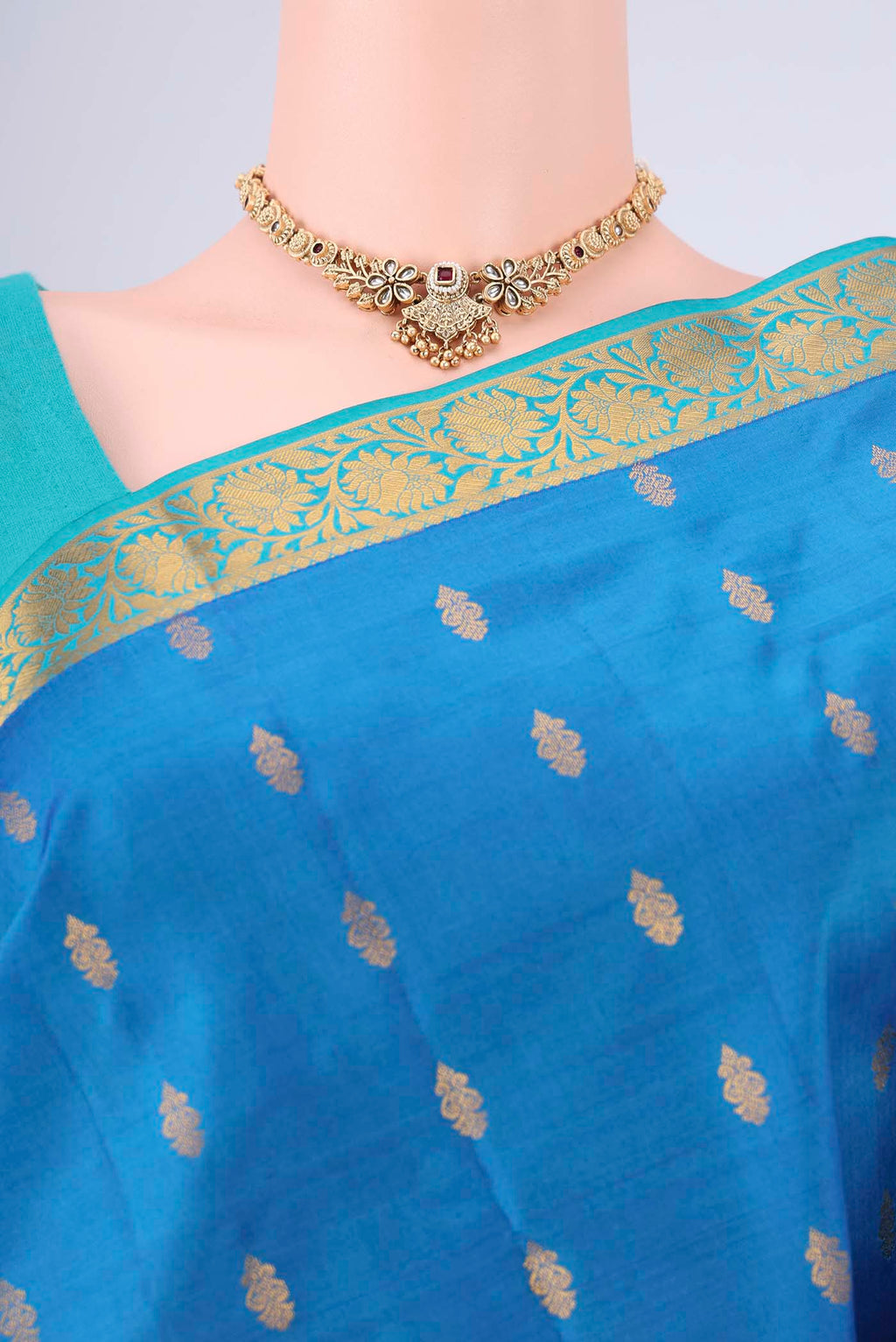 Border image of Blue Nangavalli Silk [ Salem ] Saree with Zari Butta on the body and Zari Border. 