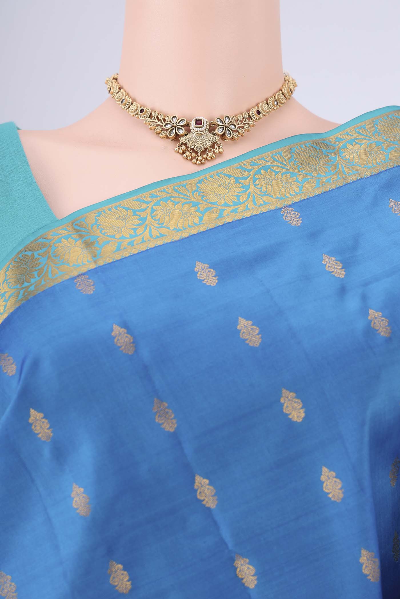 Border image of Blue Nangavalli Silk [ Salem ] Saree with Zari Butta on the body and Zari Border. 