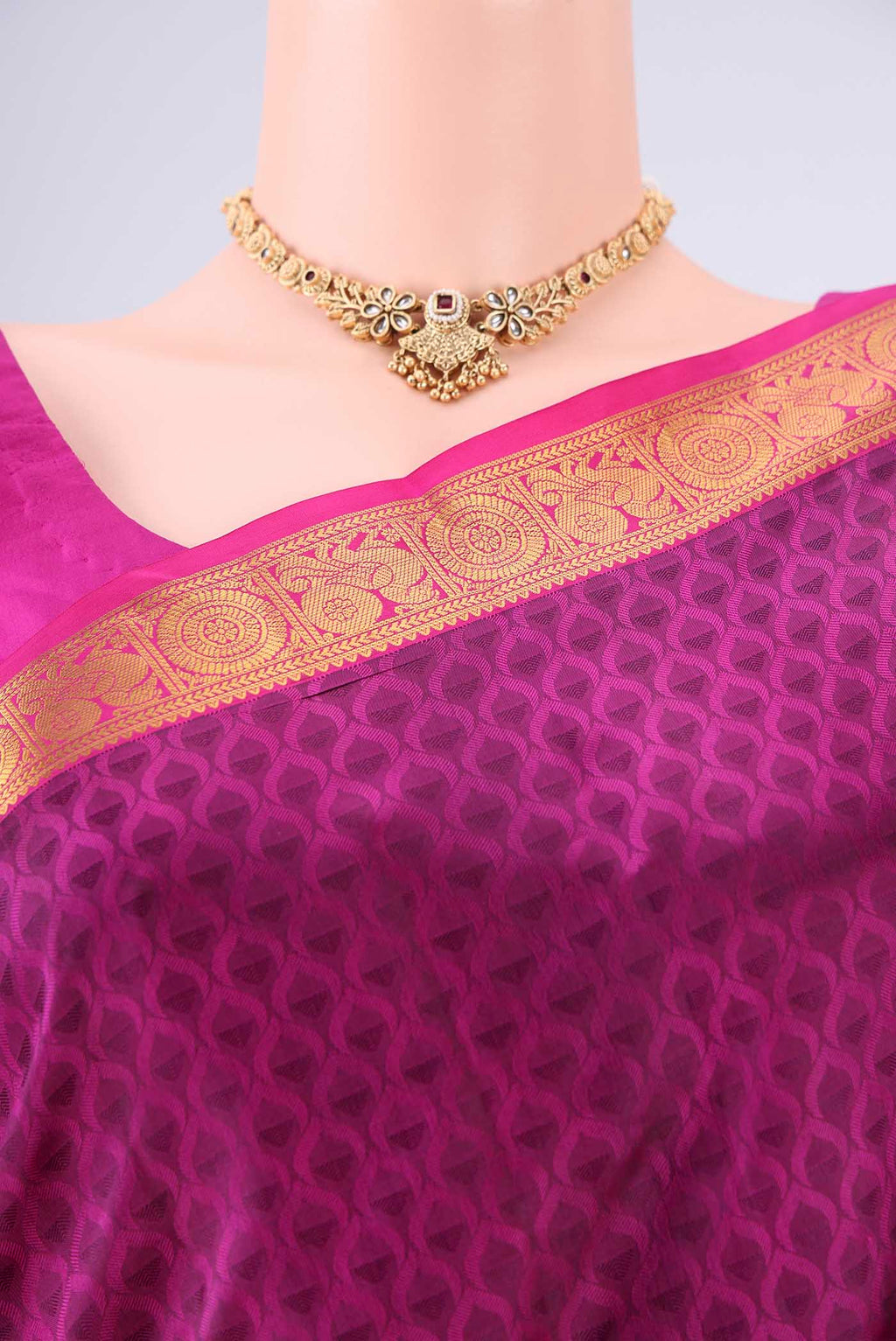 Border image of Magenta Nangavalli Silk [ Salem ] Saree with Jacquard design on the body and Zari Border. 