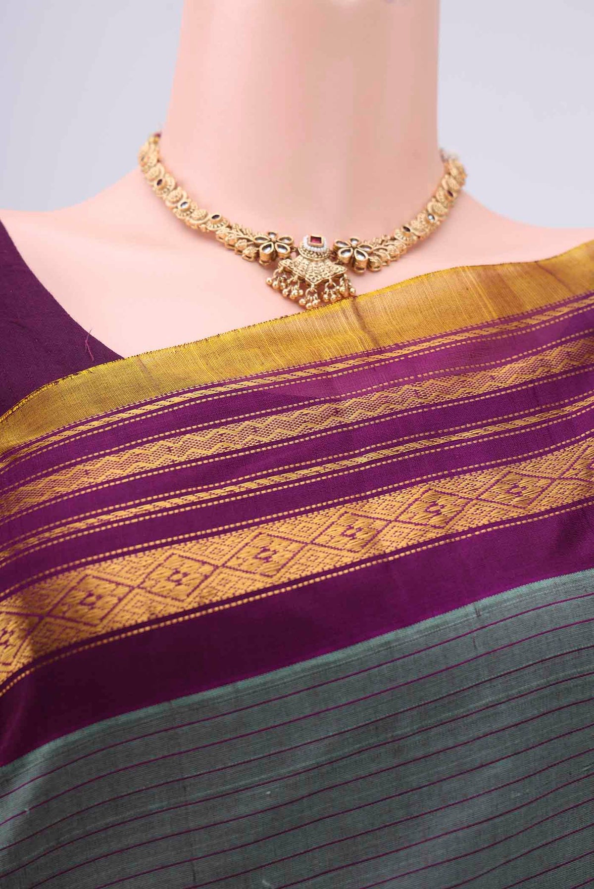 Border image of Davys Grey Gadwal Silk Saree with Stripes on the body and Zari Border. 
