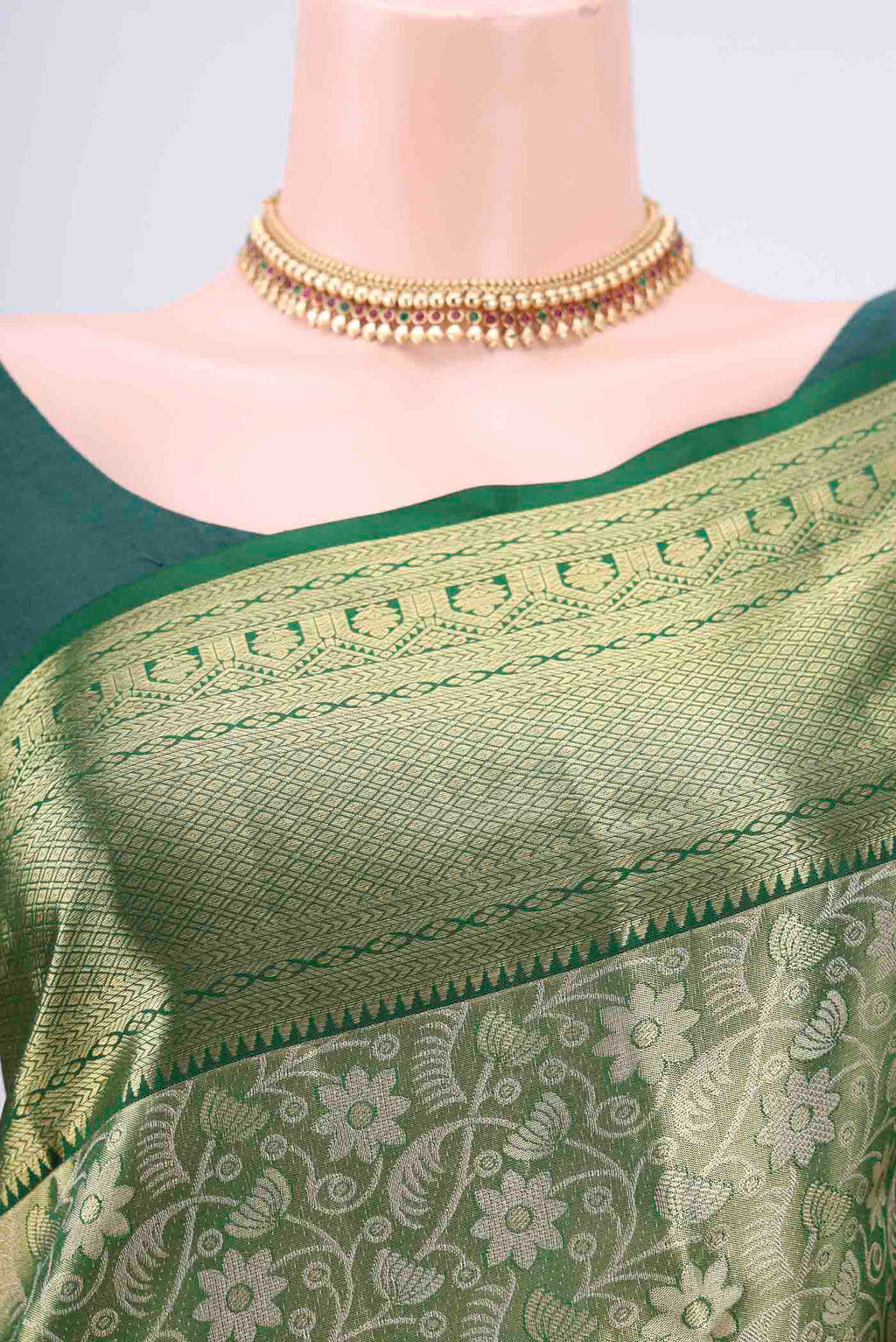 Border image of Bottle Green Kanjivaram Silk Saree with Zari Brocade on the body and Zari Border. 