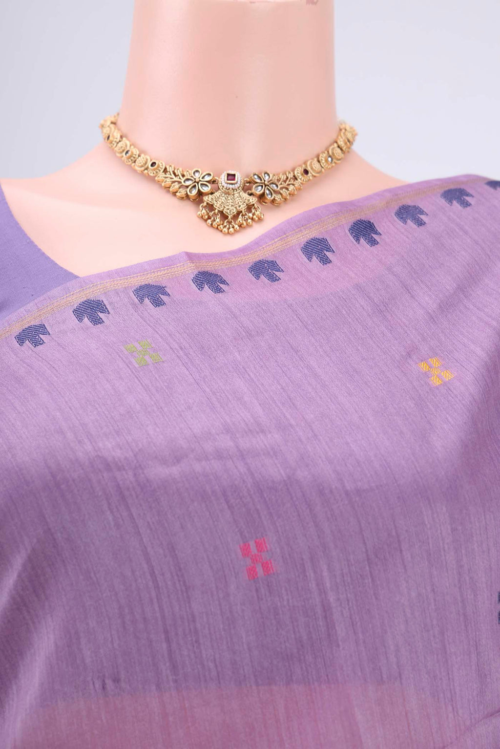 Border image of Mauve Tussar Silk Saree with Jamdani on the body and Zari Border. 