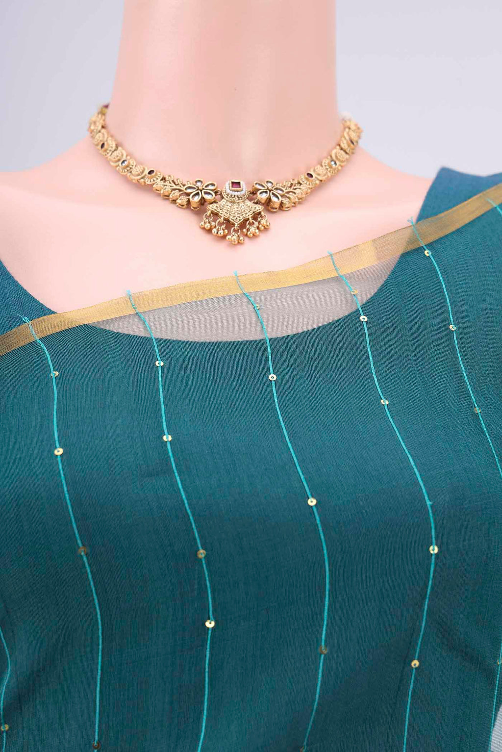 Border image of Sea Green Kora Silk Saree with Fancy on the body and Zari Border. 