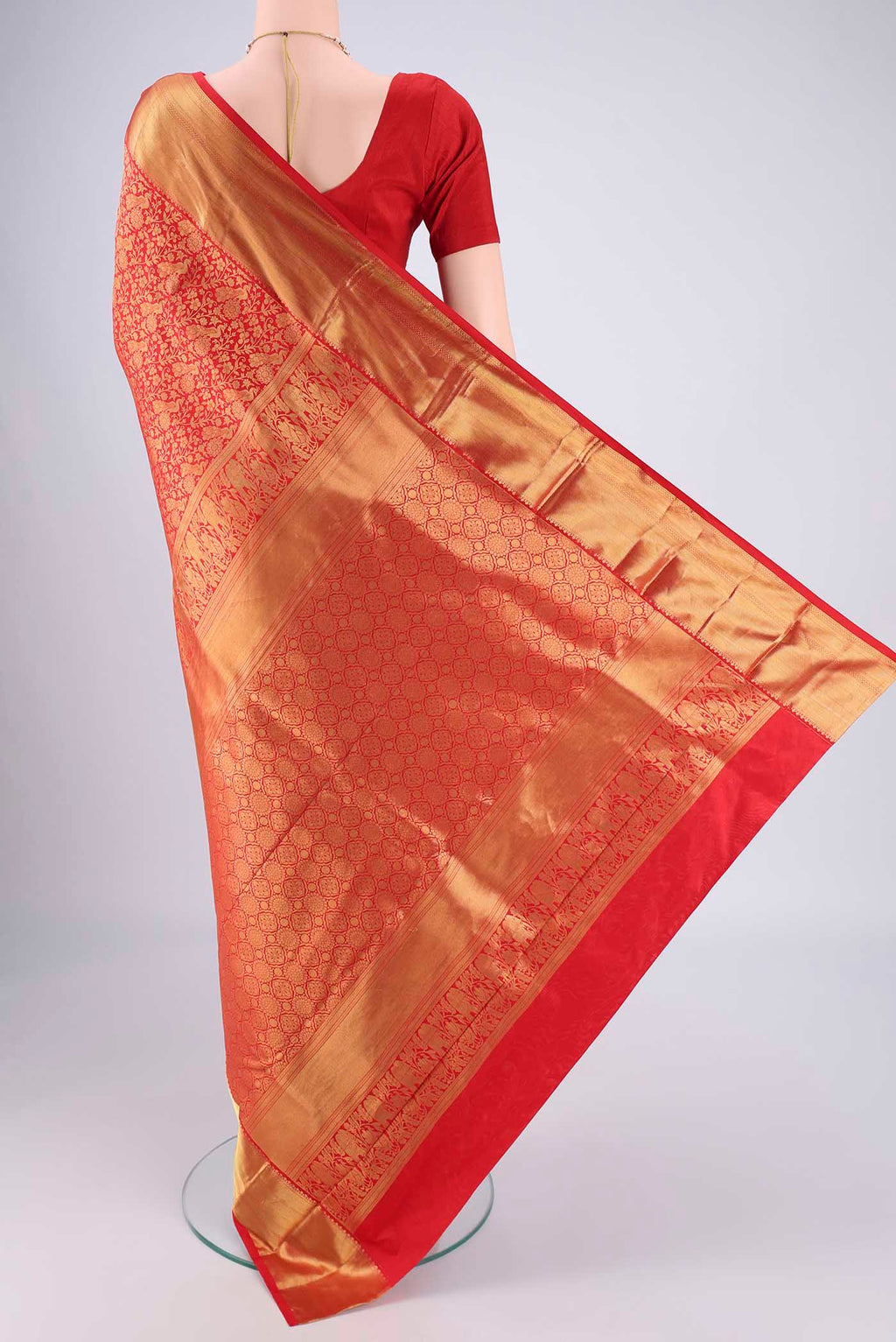 Flat view of Red Bangalore Silk Saree with Zari Brocade on the body and Zari Border. 