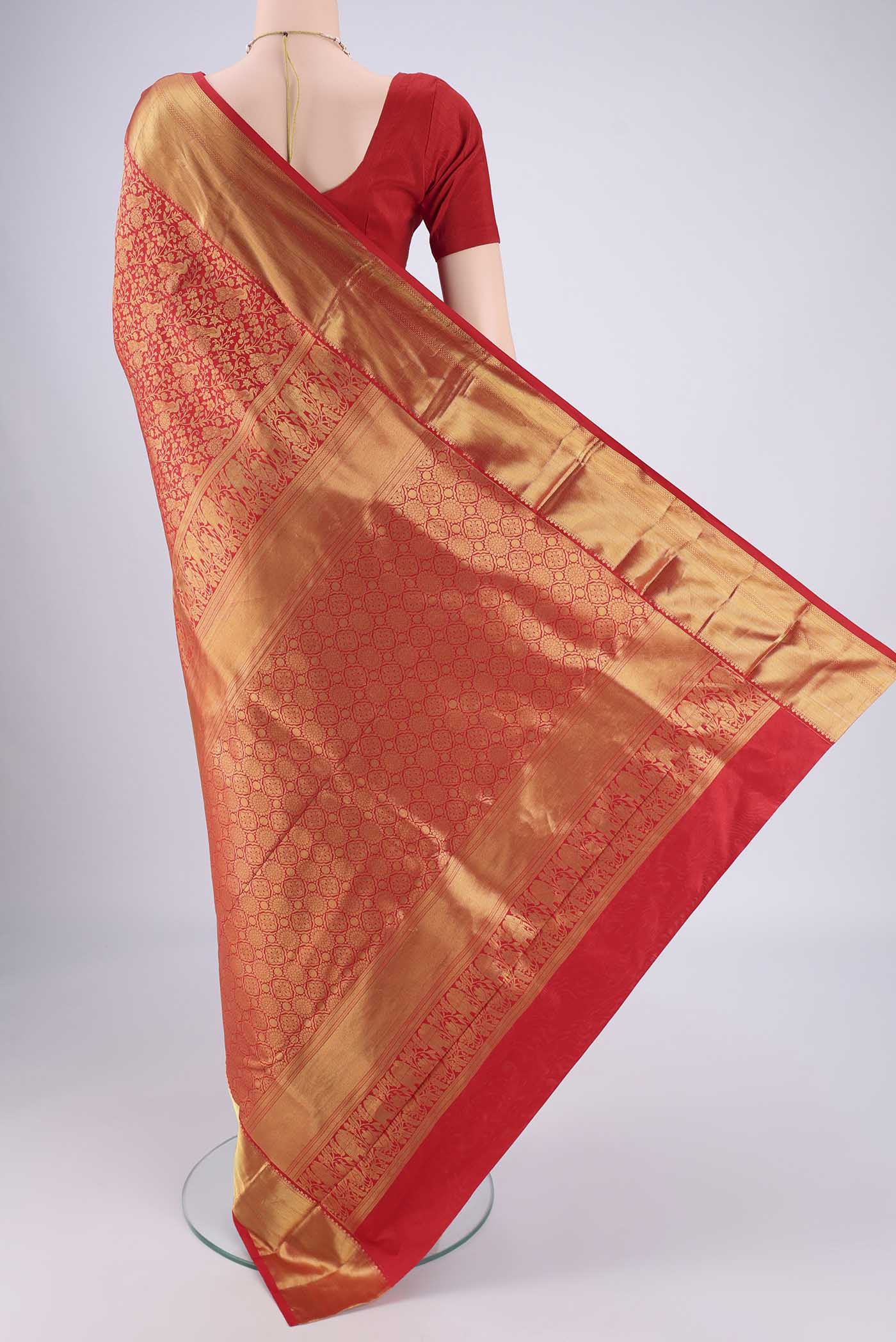 Flat view of Red Bangalore Silk Saree with Zari Brocade on the body and Zari Border. 