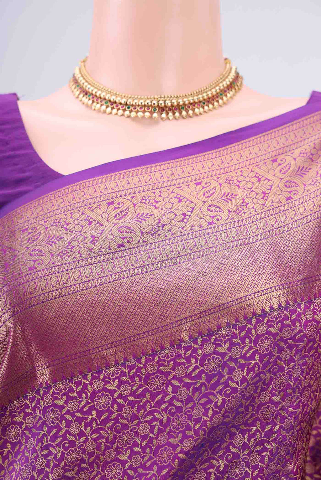 Border image of Purple Bangalore Silk Saree with Zari Brocade on the body and Zari Border. 