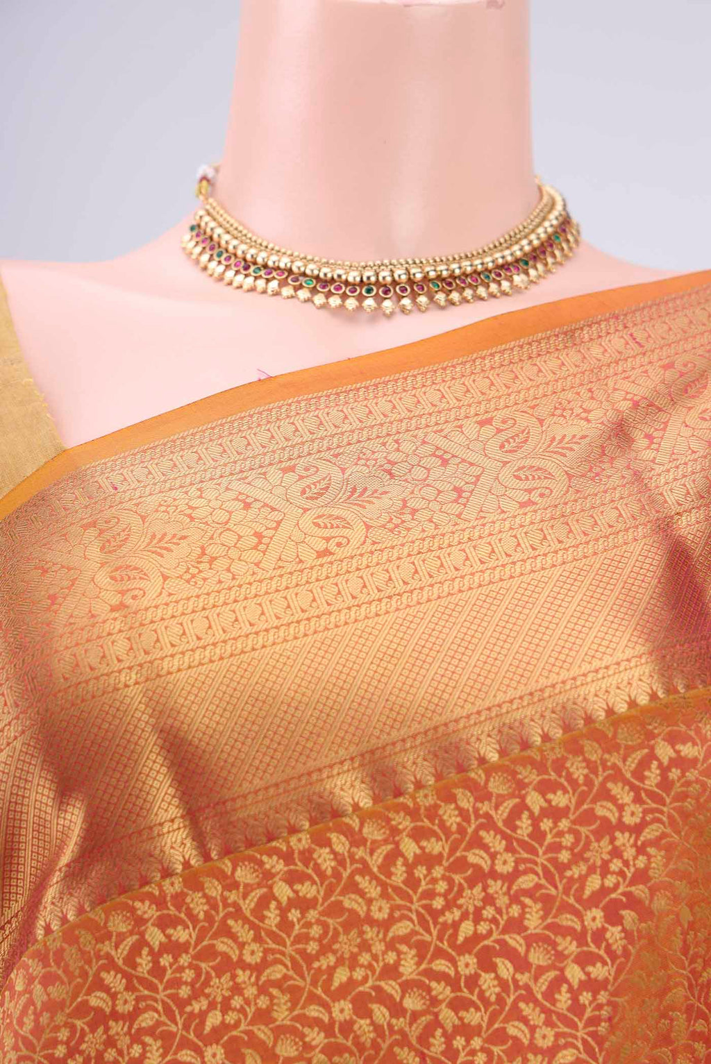 Border image of Mustard Dual Tone Bangalore Silk Saree with Zari Brocade on the body and Zari Border. 