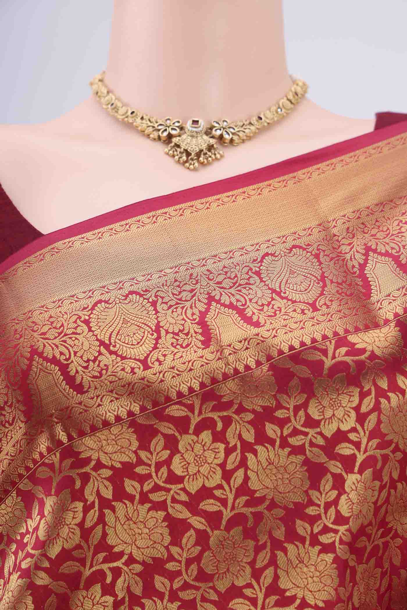 Border image of Red Bangalore Silk Saree with Zari Brocade on the body and Zari Border. 