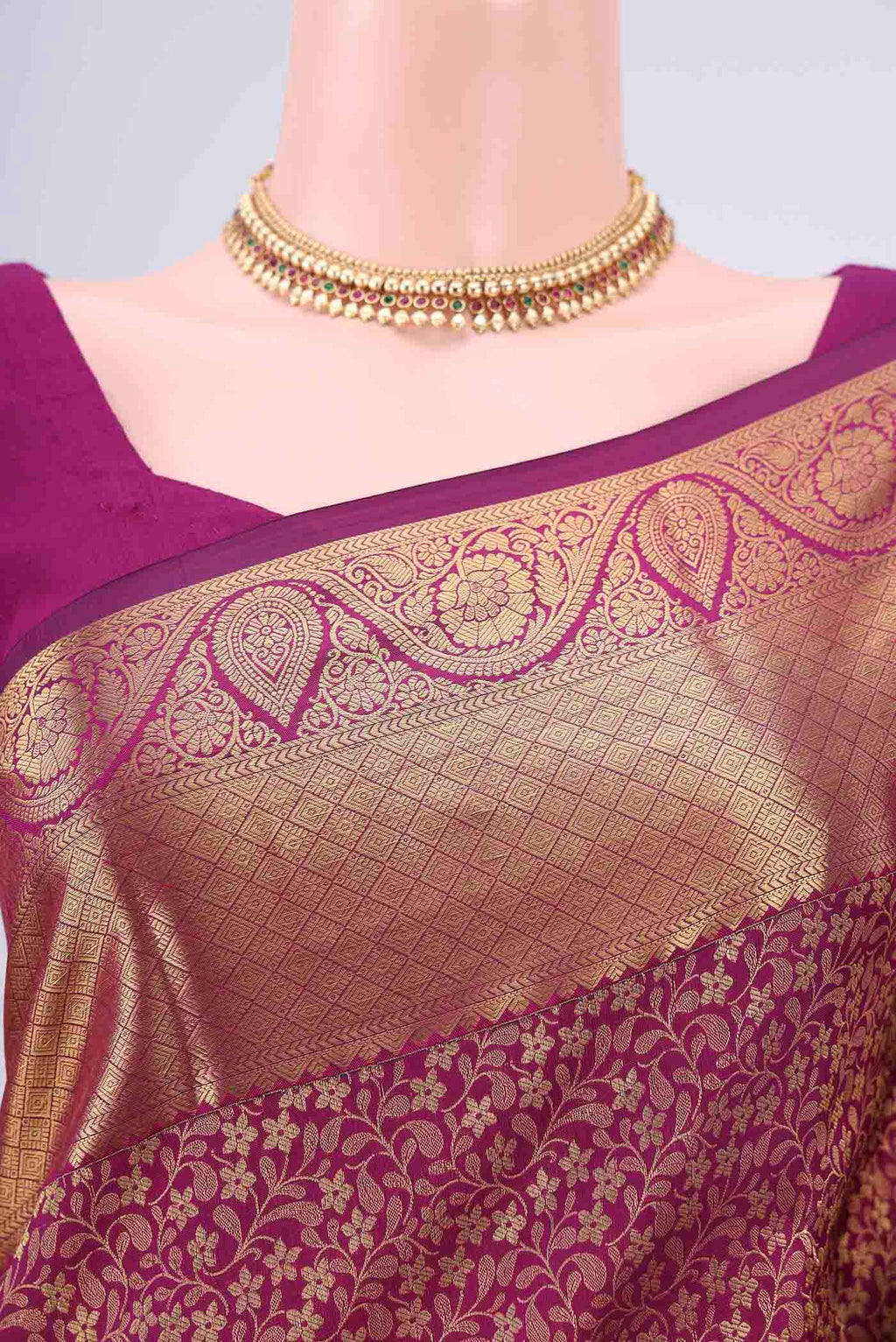 Border image of Magenta Bangalore Silk Saree with Zari Brocade on the body and Zari Border. 