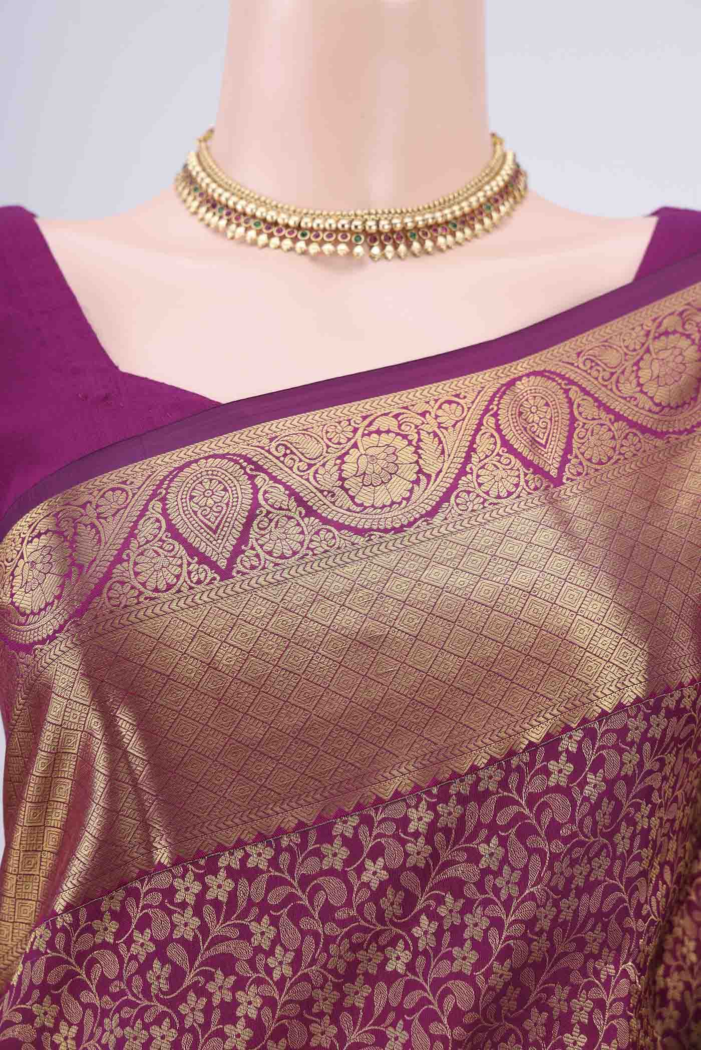 Border image of Magenta Bangalore Silk Saree with Zari Brocade on the body and Zari Border. 