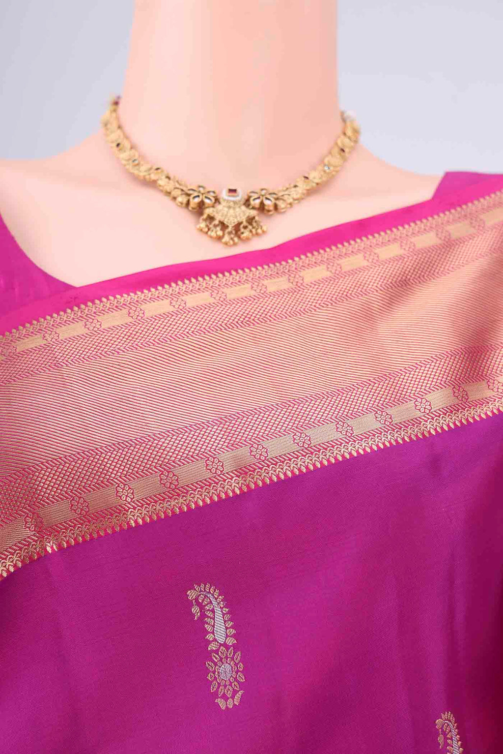 Border image of Magenta Dual Tone Soft Silk Saree with Zari Brocade on the body and Zari Border. 