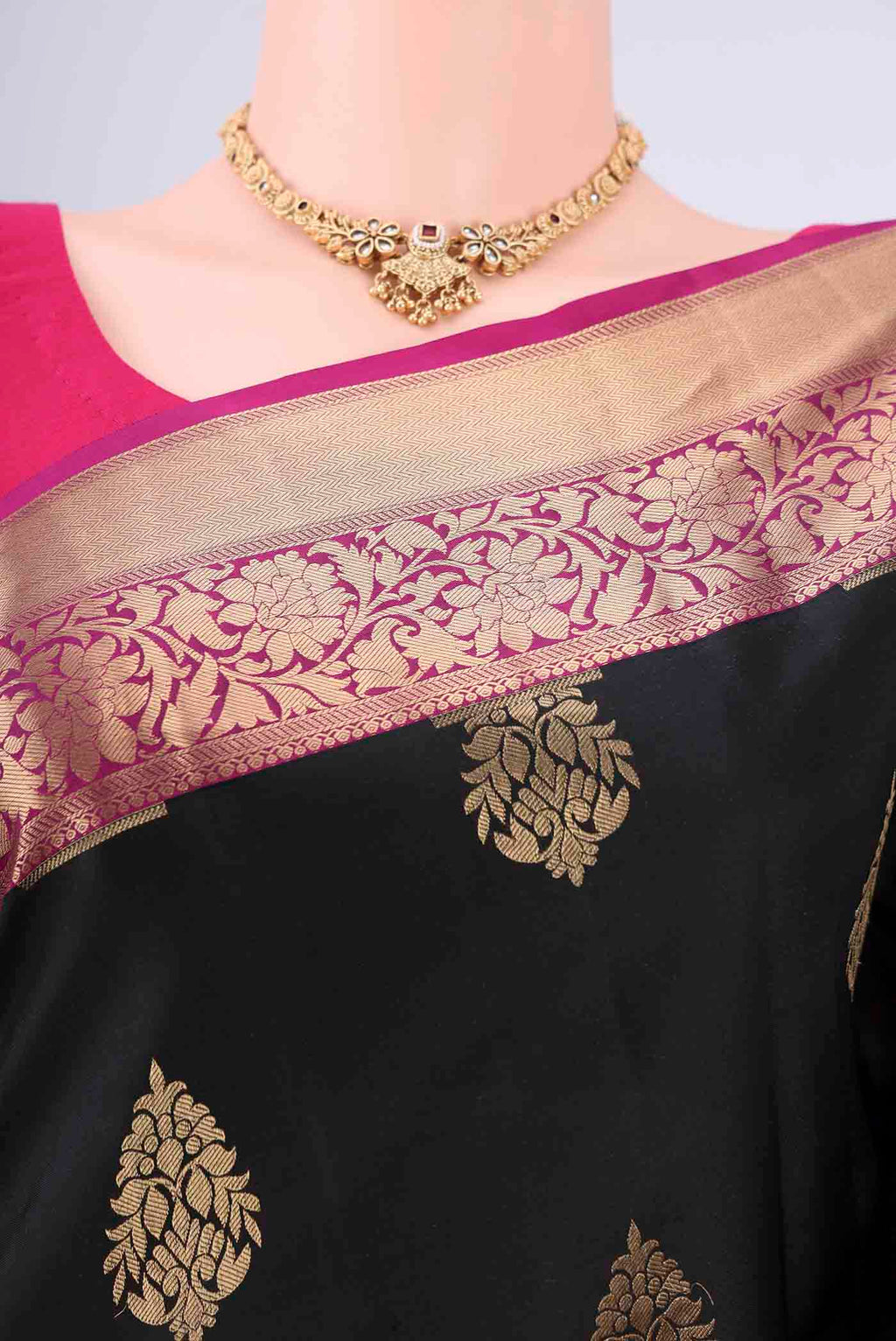 Border image of Black Dual Tone Soft Silk Saree with Zari Brocade on the body and Zari Border. 