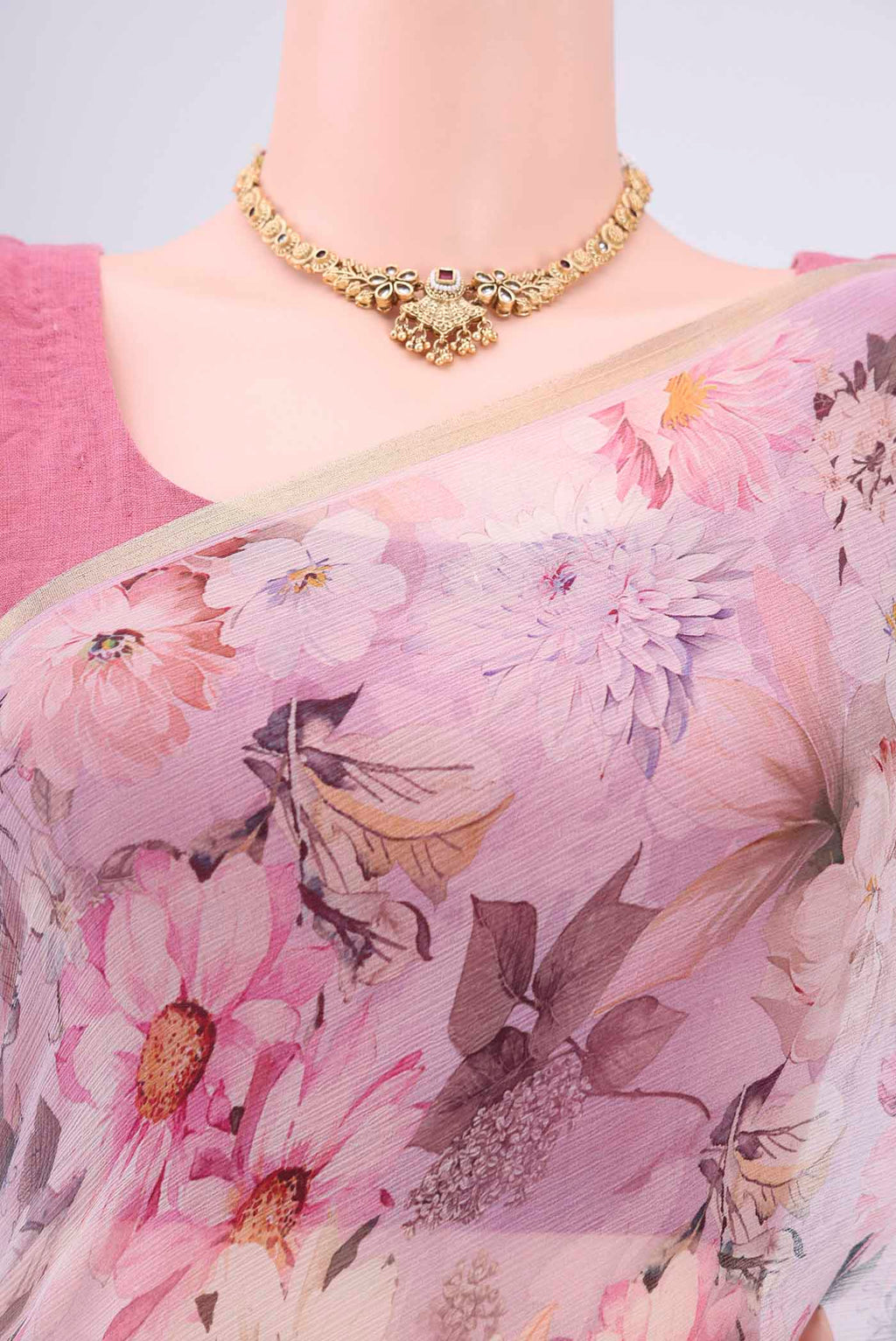 Border image of Rose pink Mysore Chiffon Saree with Floral Print on the body and Thin Zari Line. 