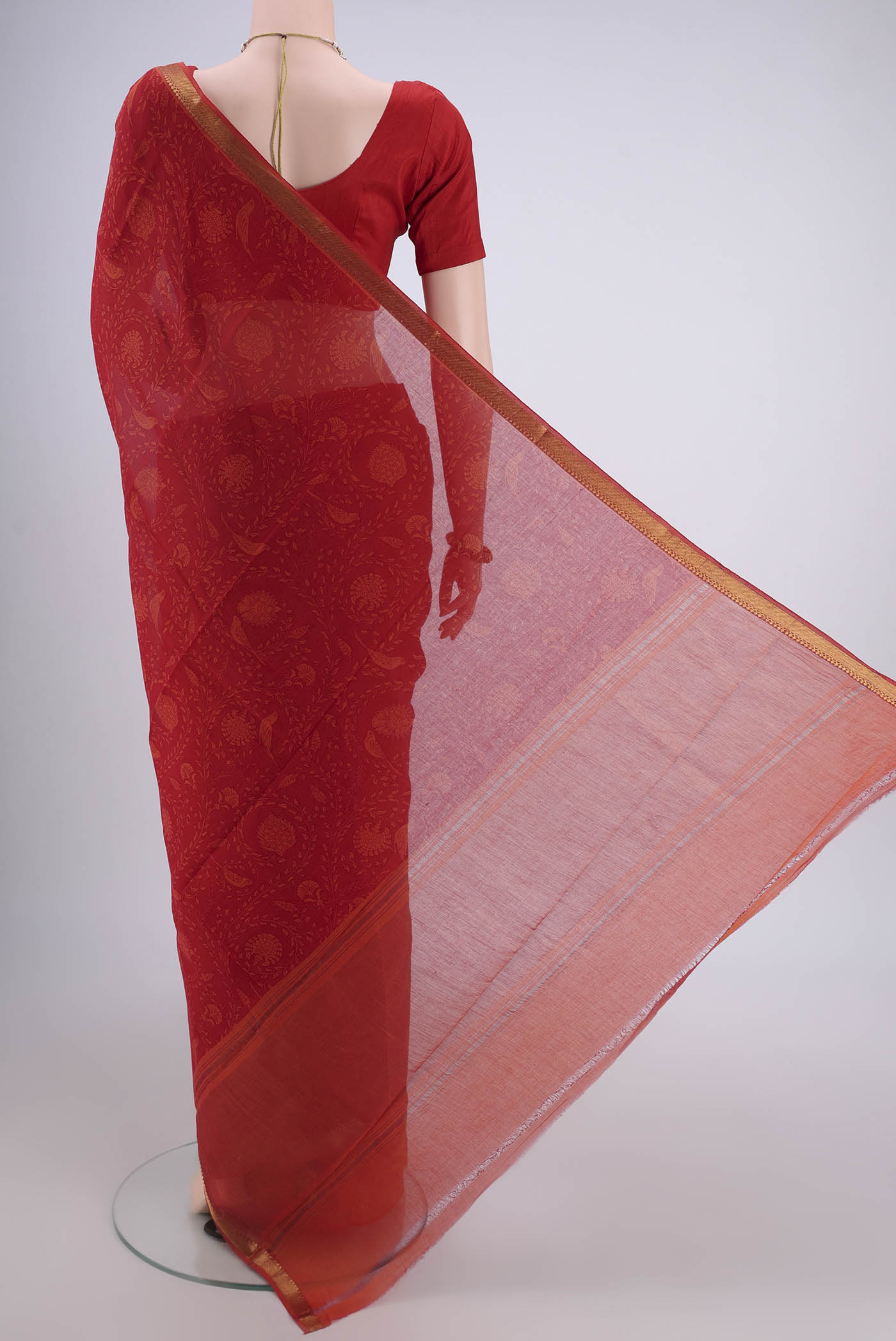 Flat view of Red Mangalagiri Cotton Saree with Printed design on the body and Zari Border. 