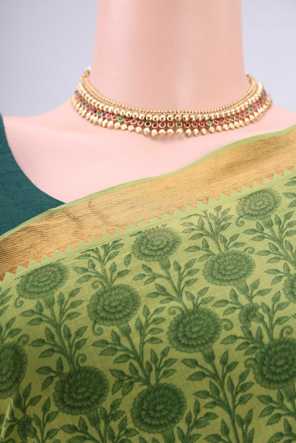 Border image of Green Mangalagiri Cotton Saree with Printed design on the body and Zari Border. 